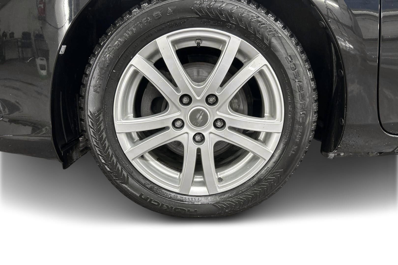 Toyota Auris iso kuva 12