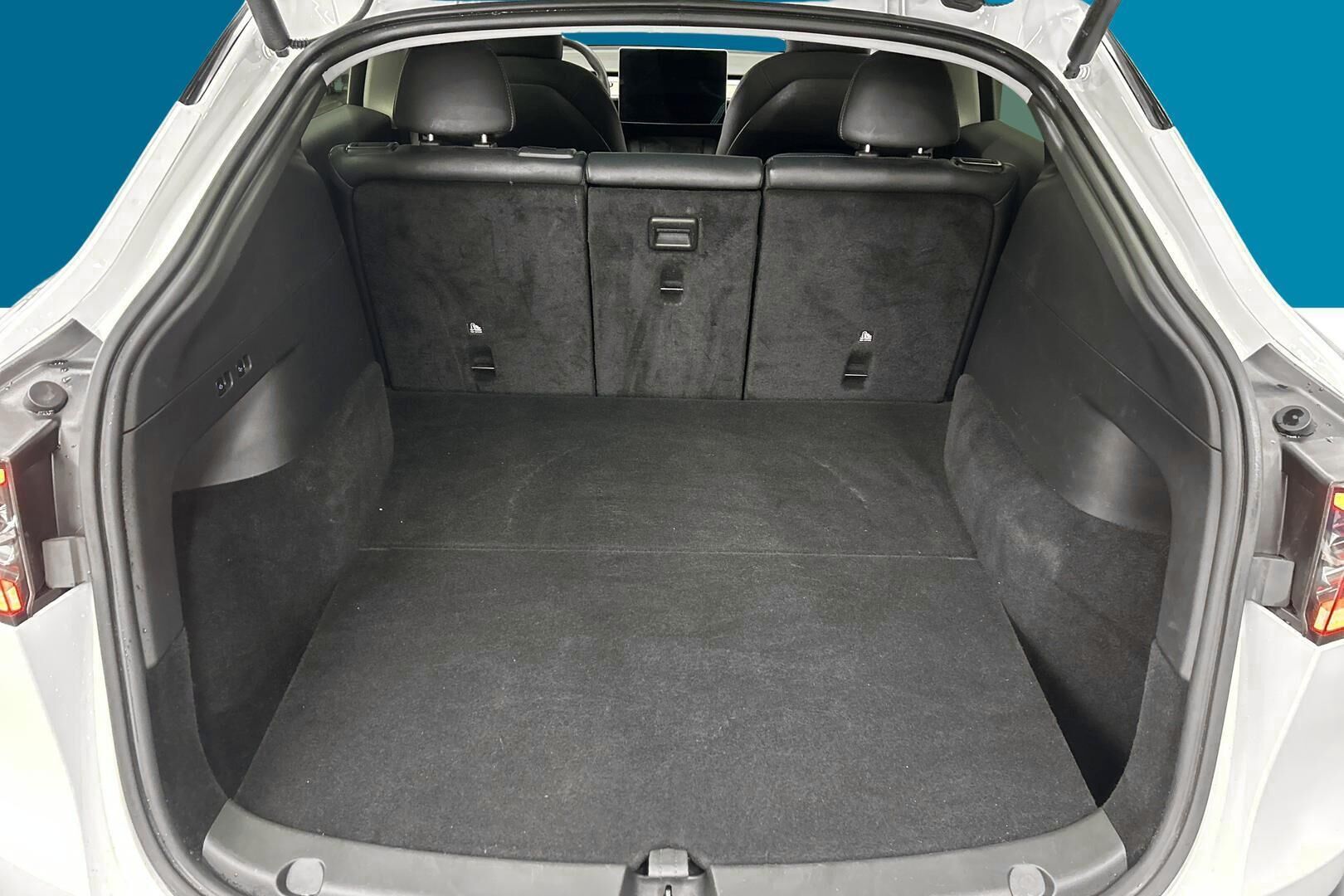 Tesla Model Y iso kuva 20