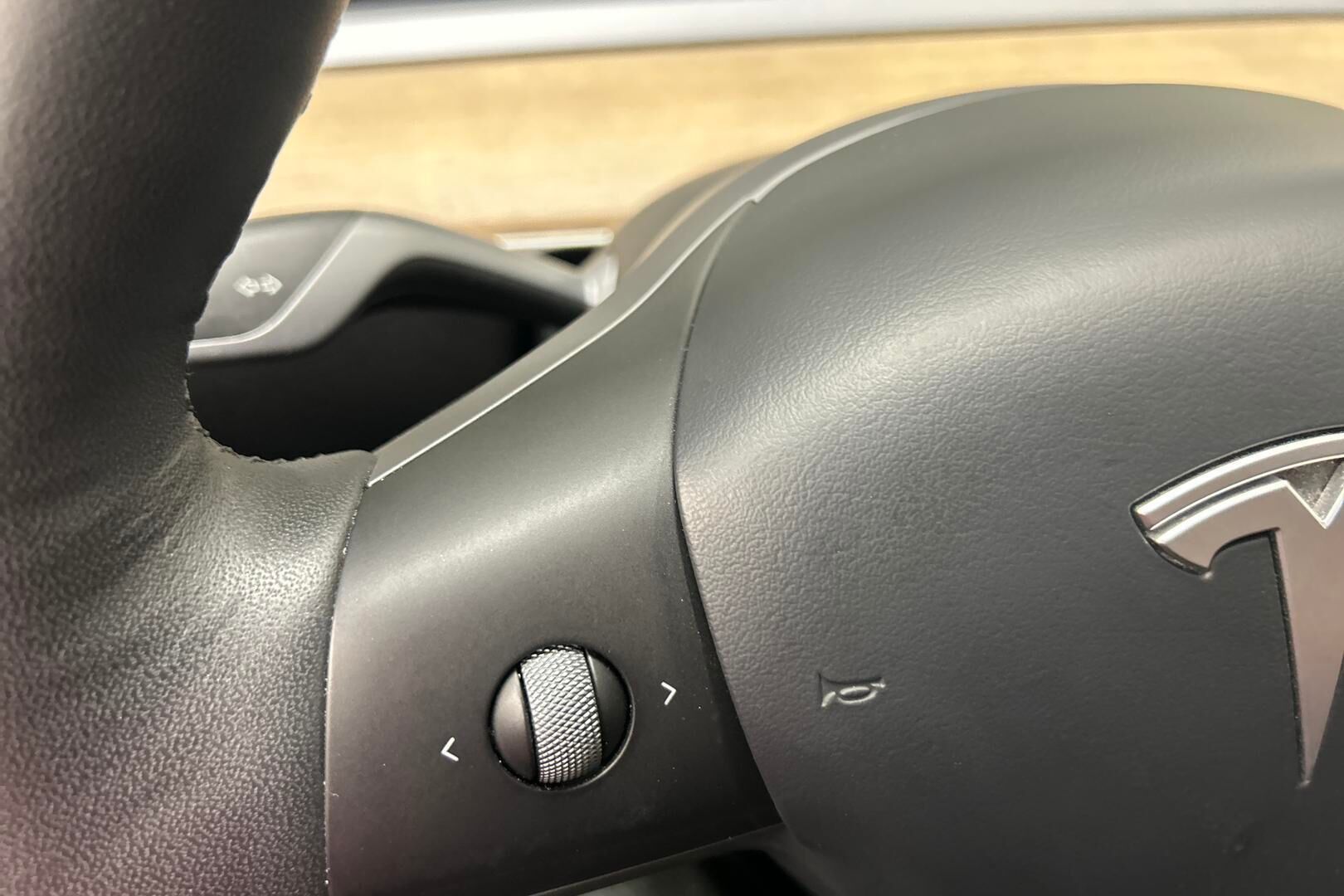 Tesla Model Y iso kuva 12