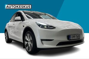 Tesla Model Y esikatselu 15