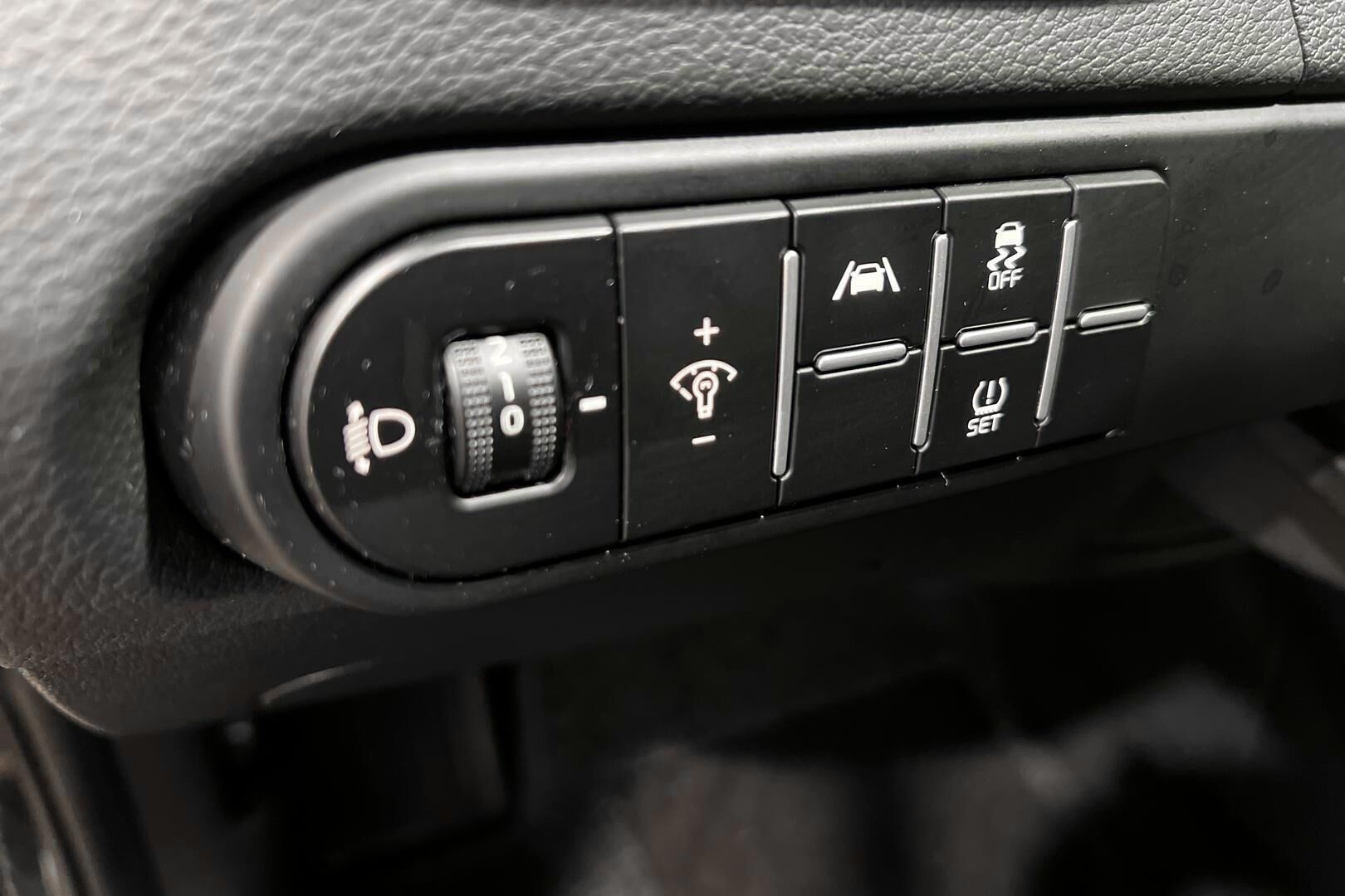 Kia Ceed iso kuva 20