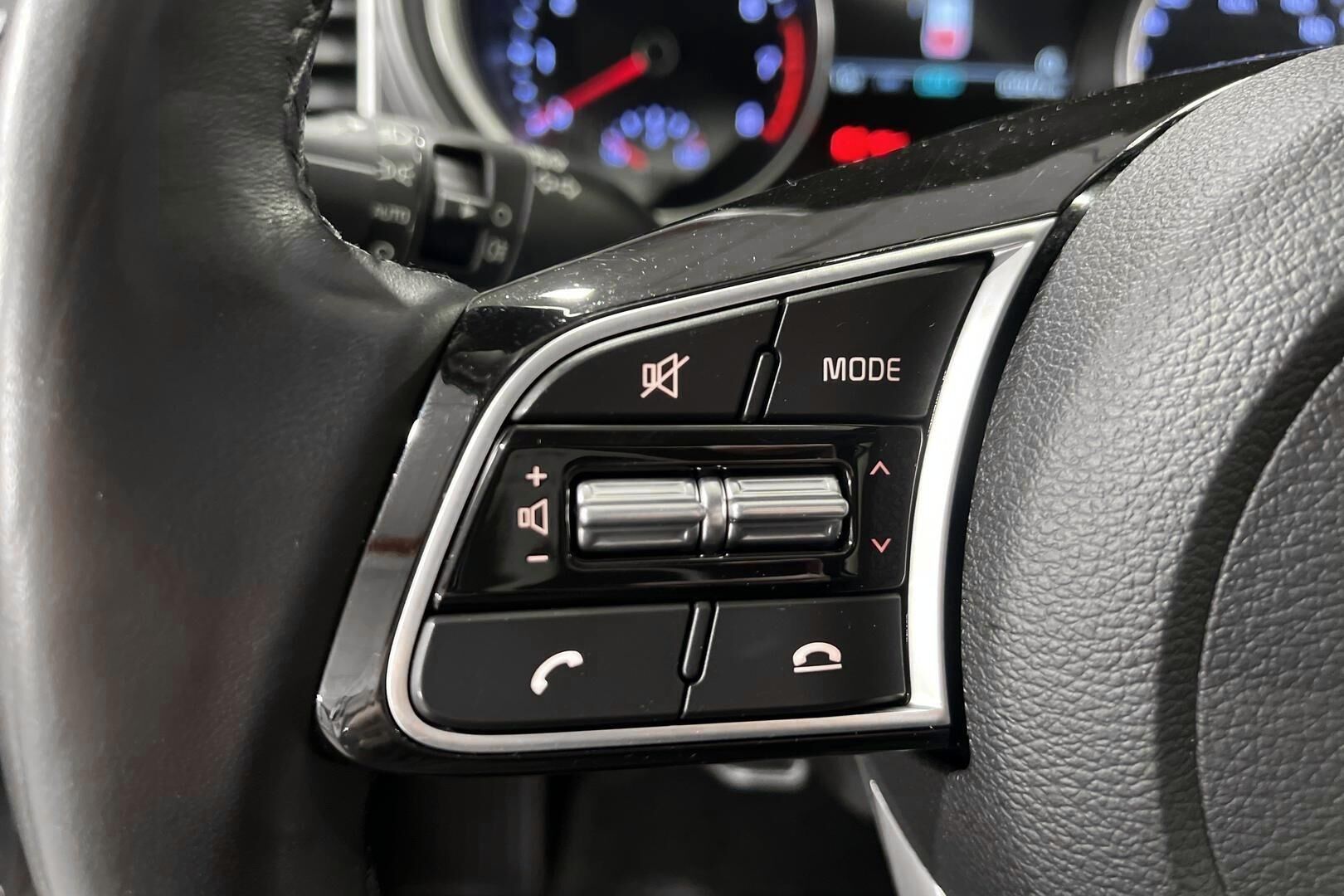 Kia Ceed iso kuva 12
