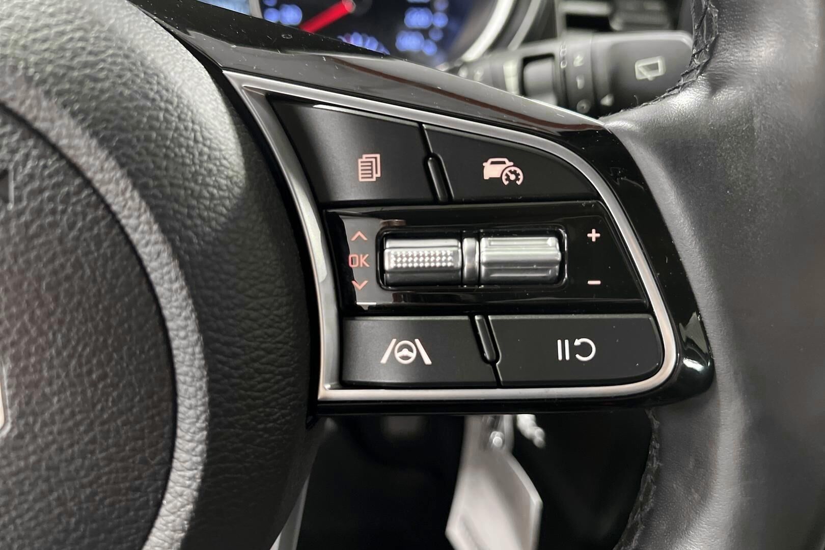 Kia Ceed iso kuva 13