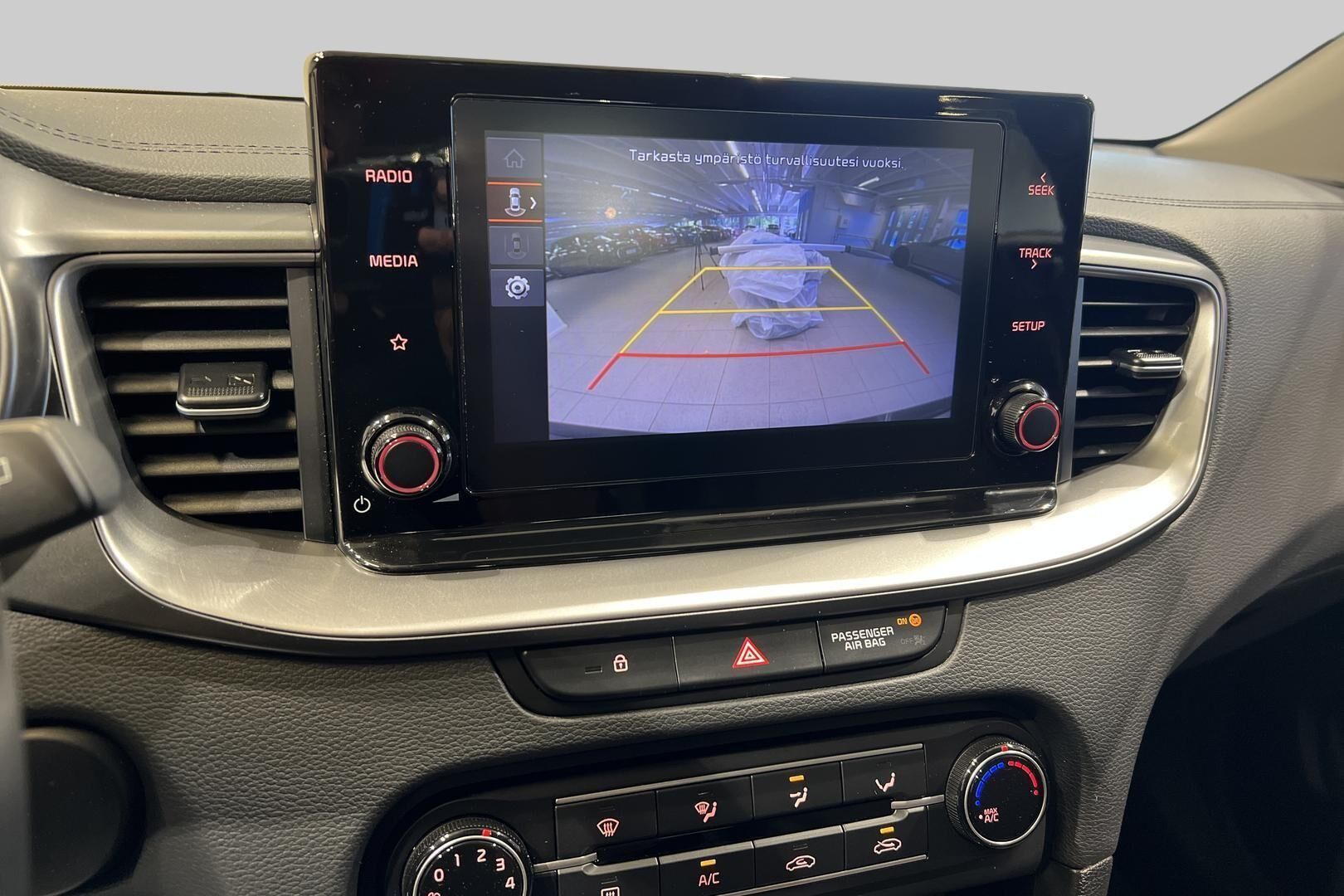 Kia Ceed iso kuva 15