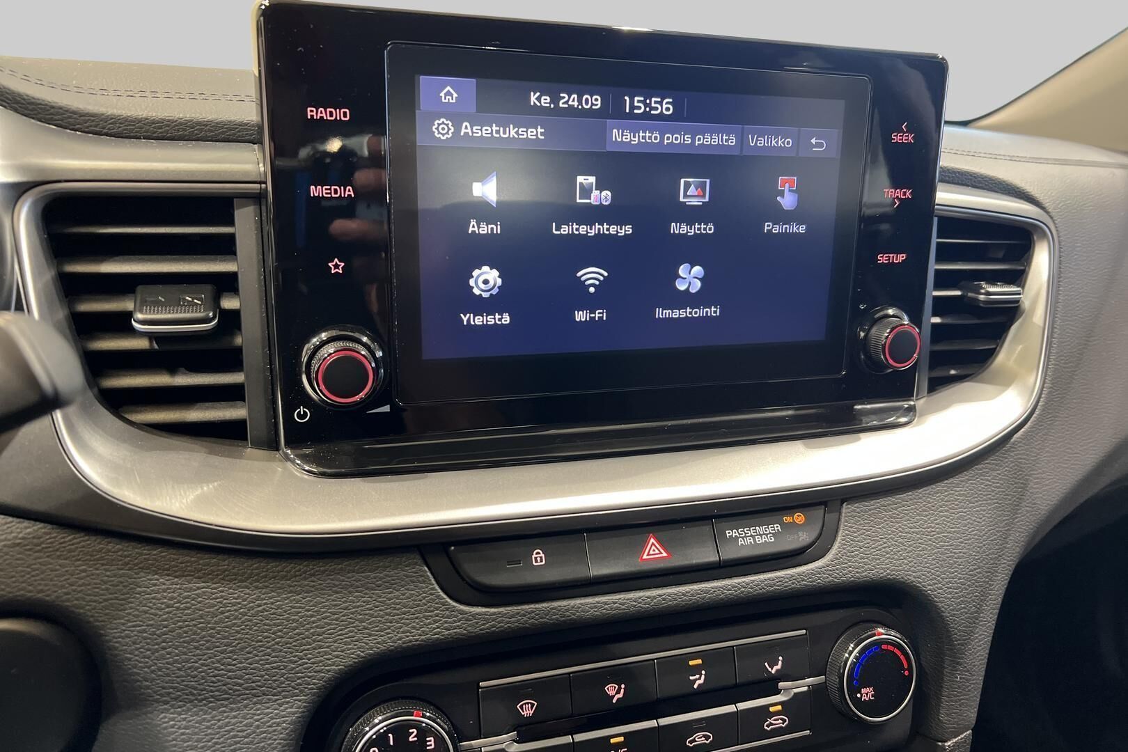 Kia Ceed iso kuva 16
