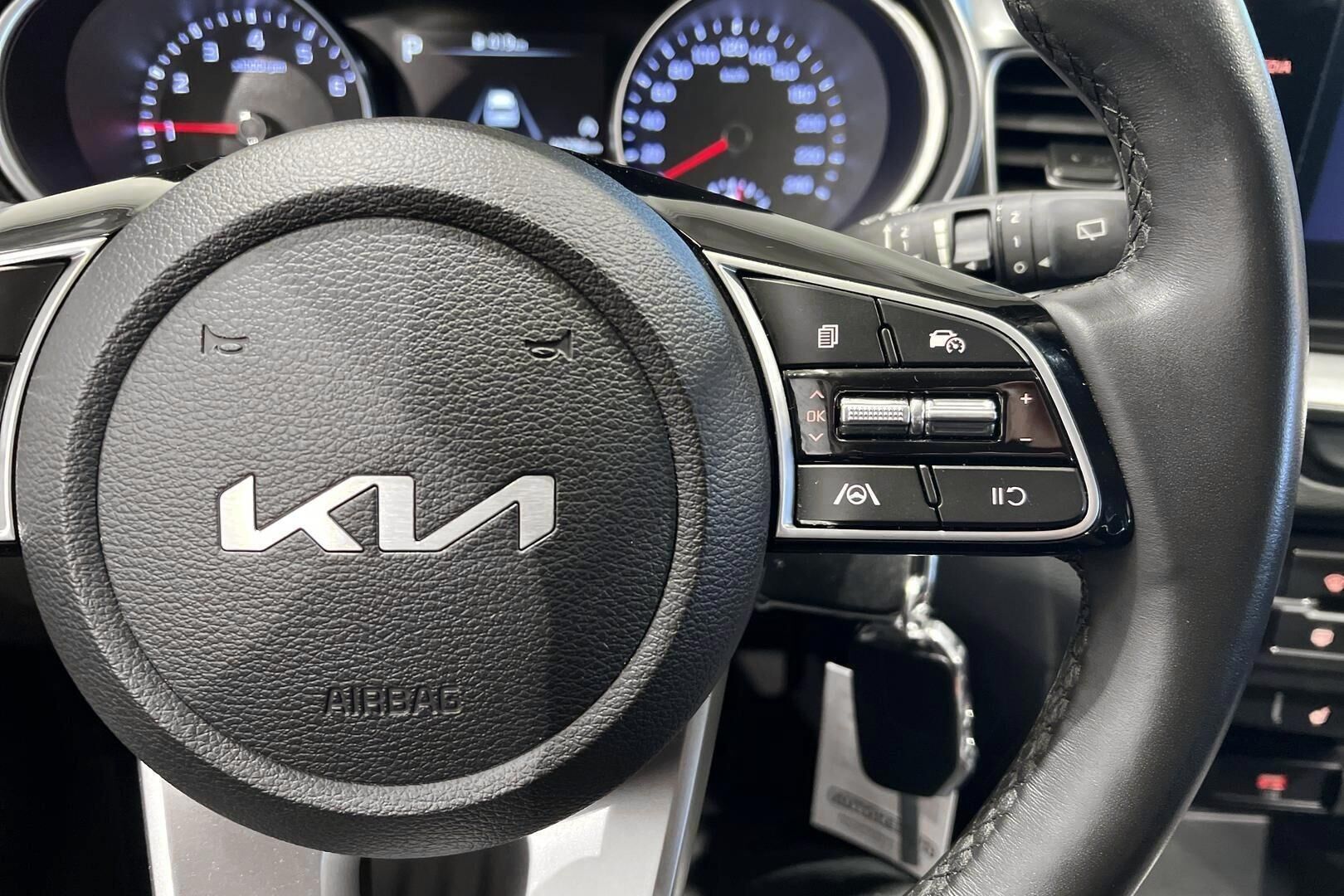 Kia Ceed iso kuva 20