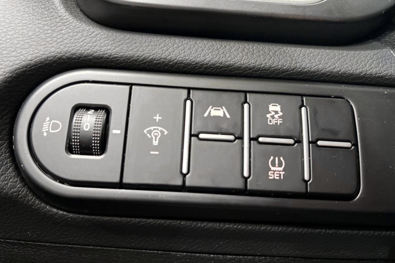 Kia Ceed iso kuva 22