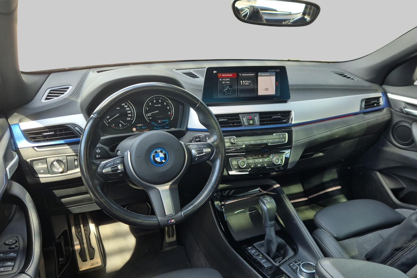 BMW X2 iso kuva 1