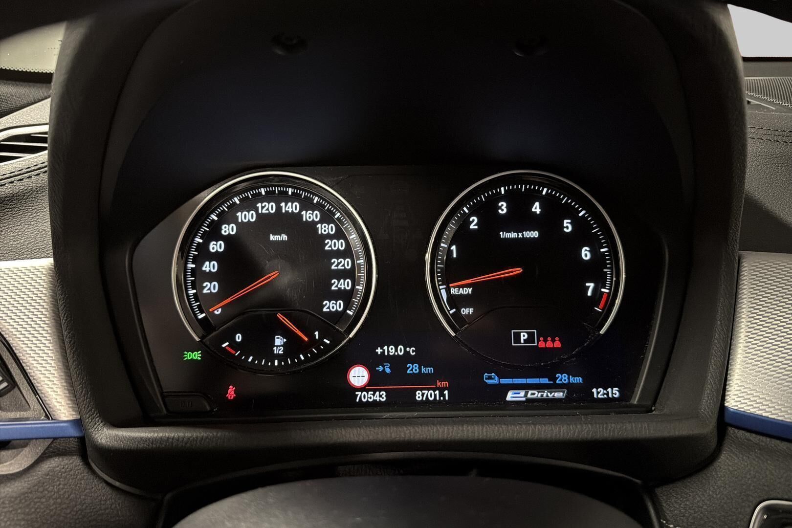 BMW X2 iso kuva 16