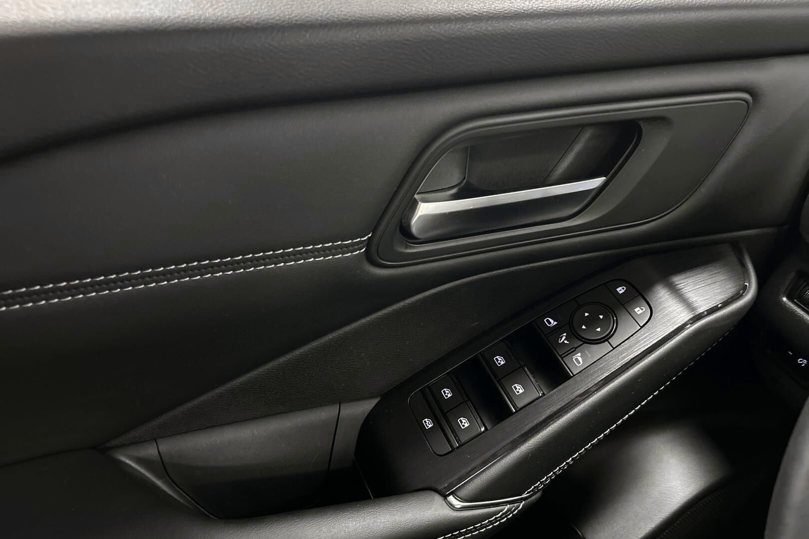 Nissan Qashqai iso kuva 20