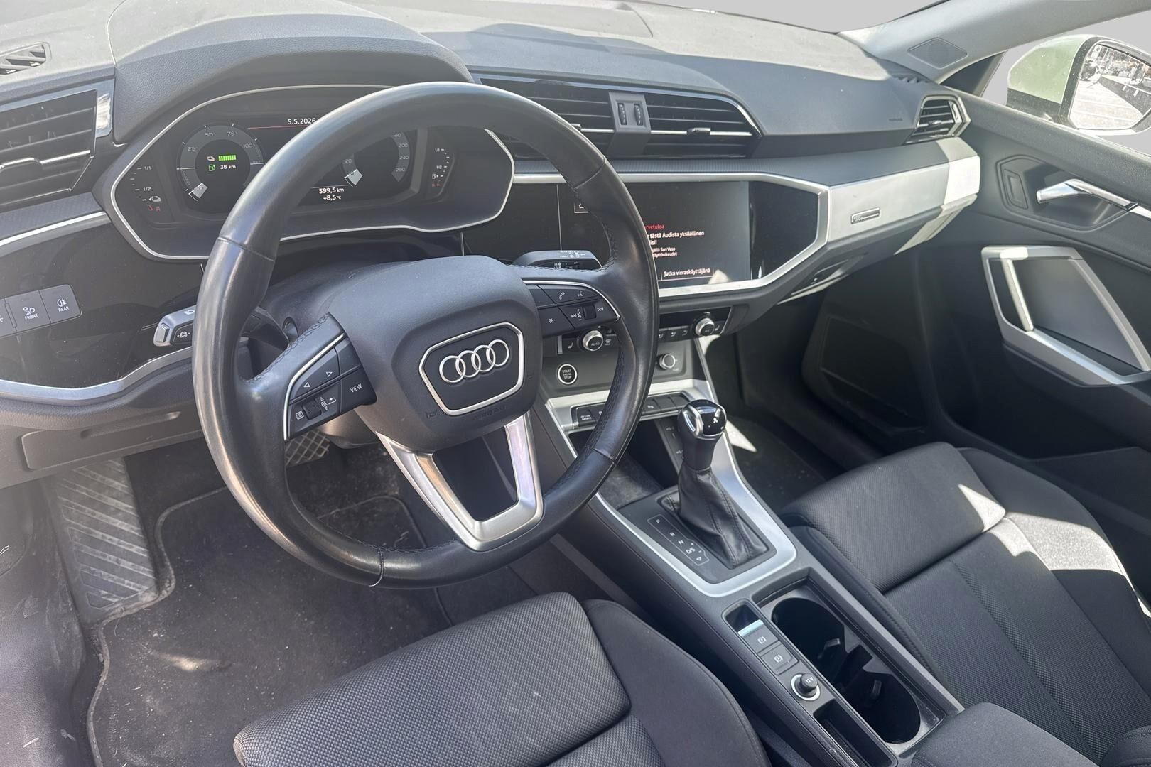 Audi Q3 iso kuva 2