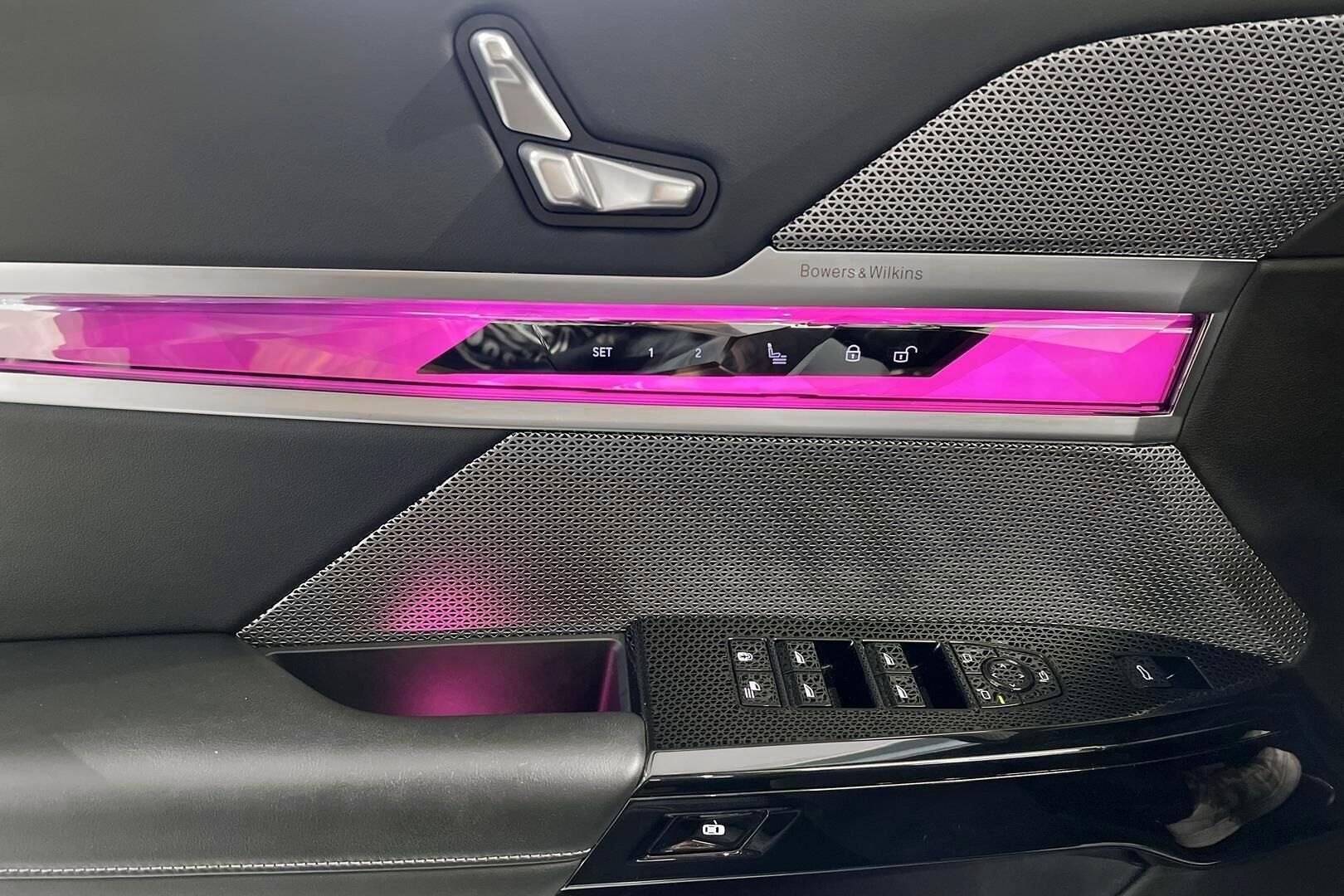 BMW i7 iso kuva 31