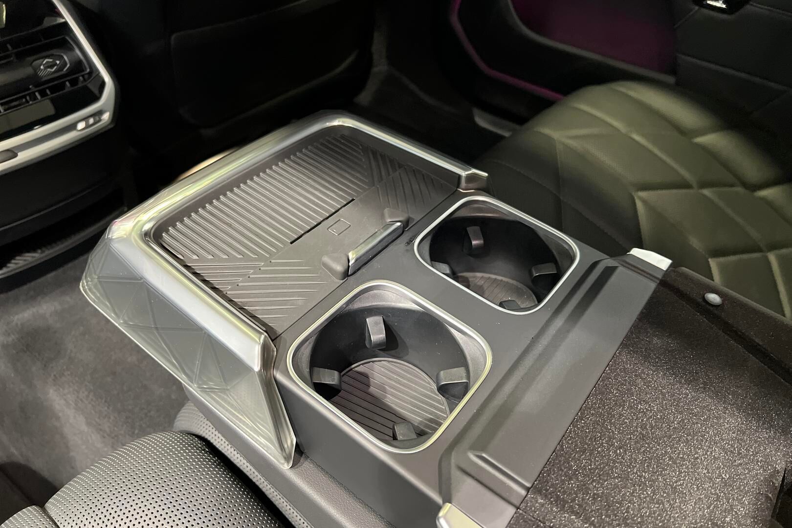 BMW i7 iso kuva 35