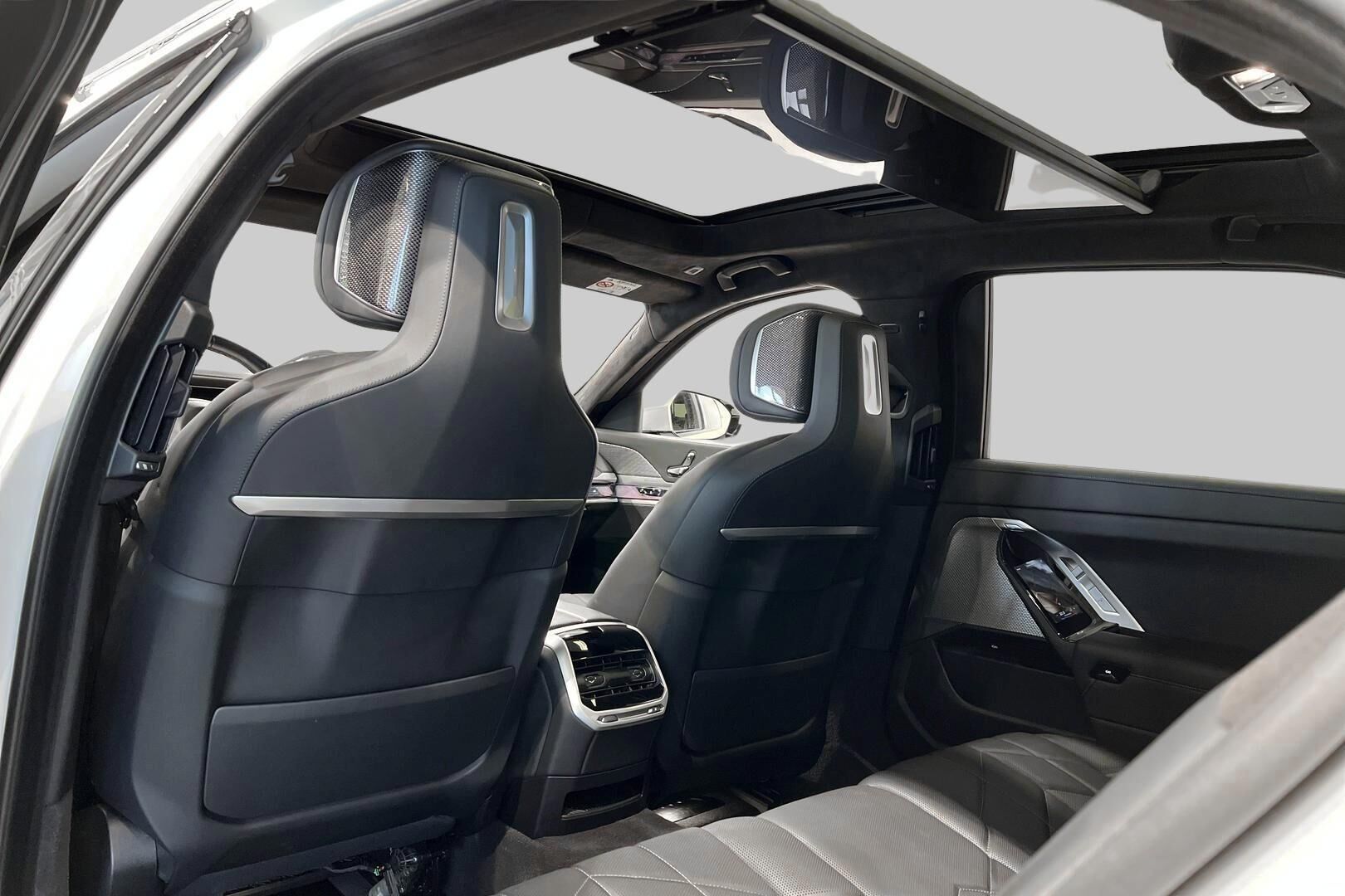 BMW i7 iso kuva 41