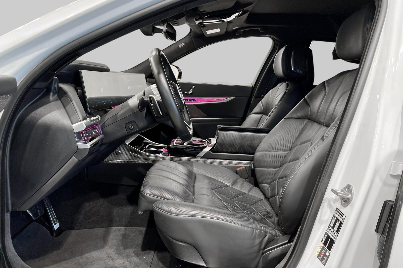 BMW i7 iso kuva 9