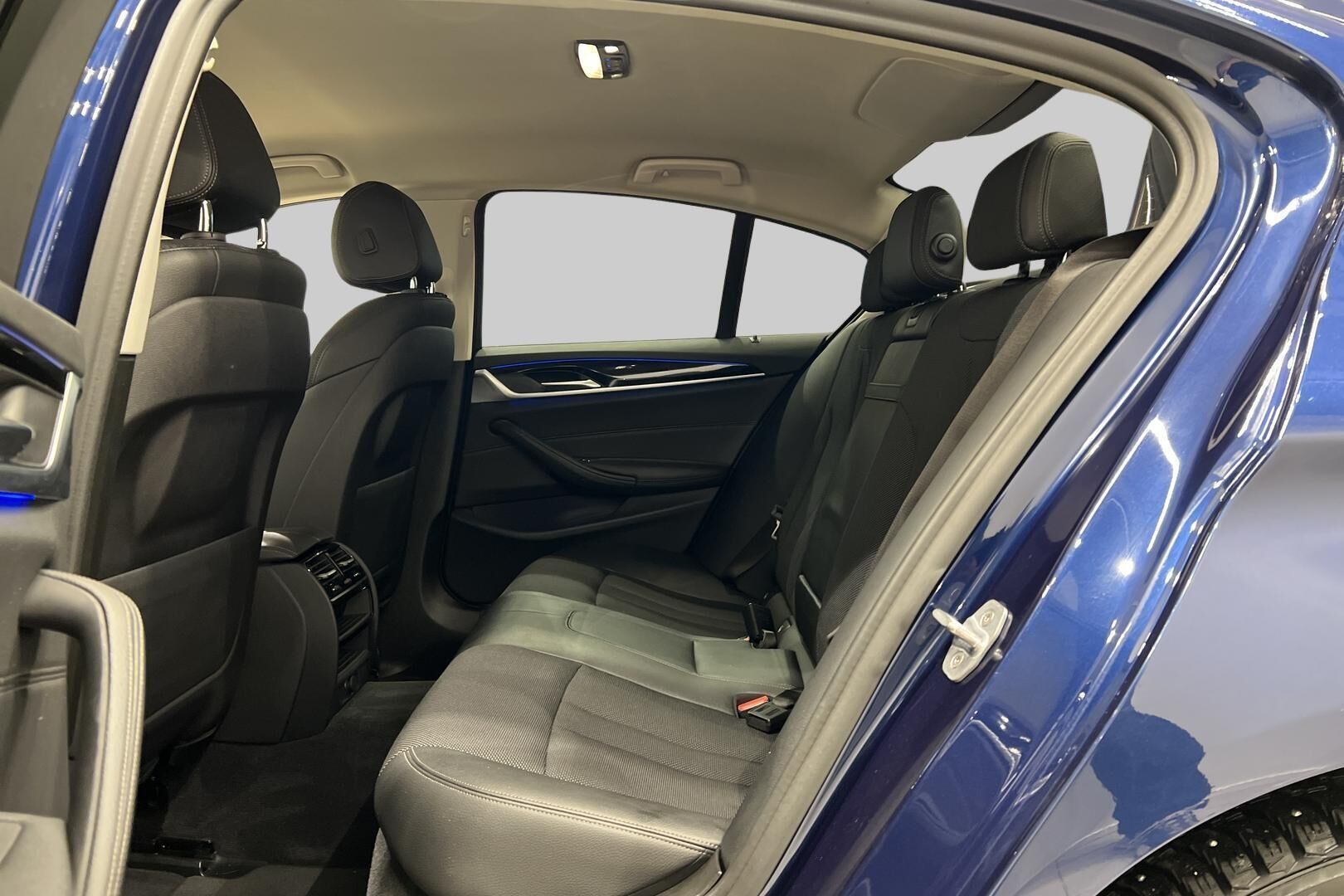 BMW 5-SARJA iso kuva 9