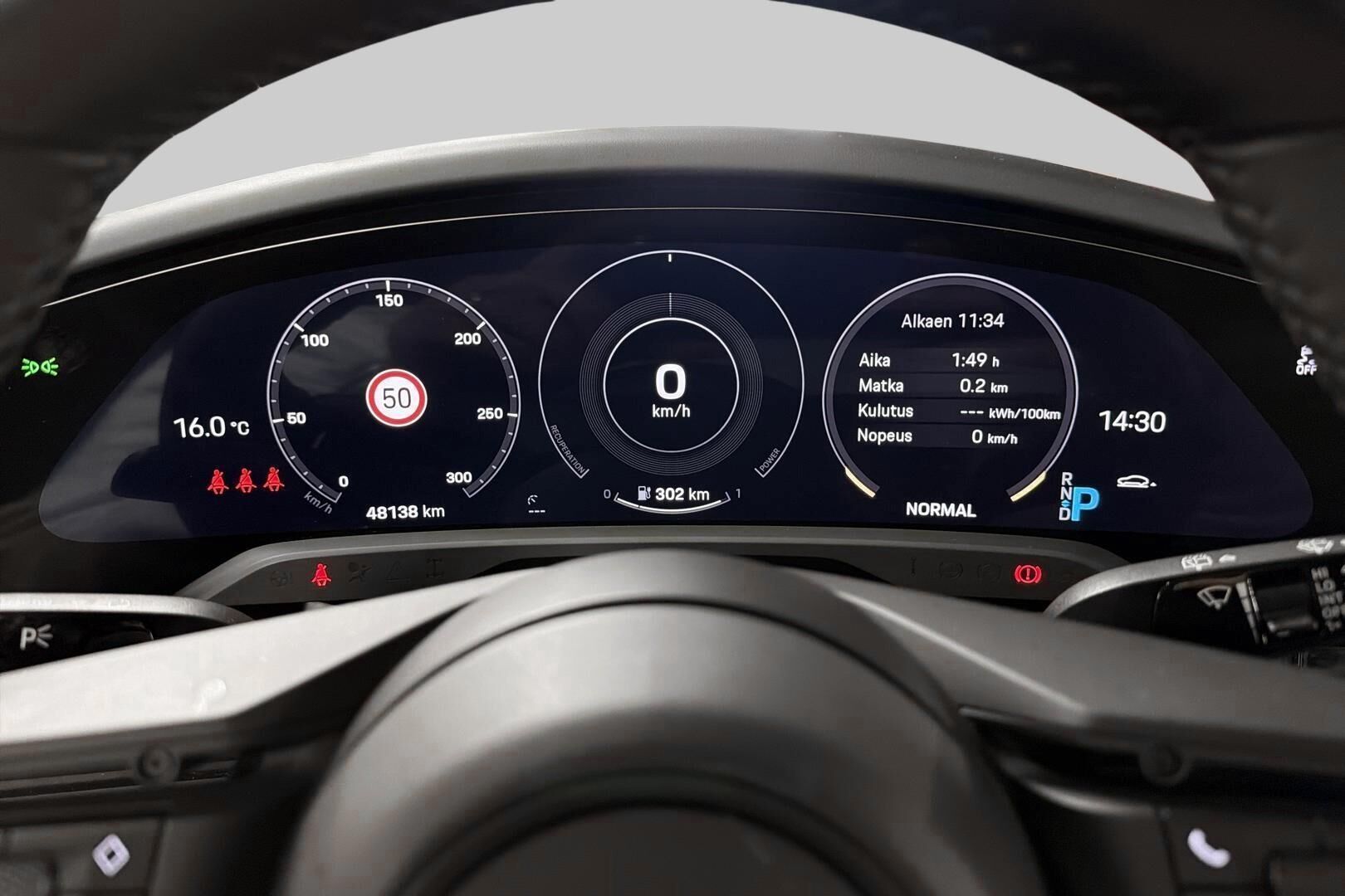 Porsche Taycan iso kuva 18