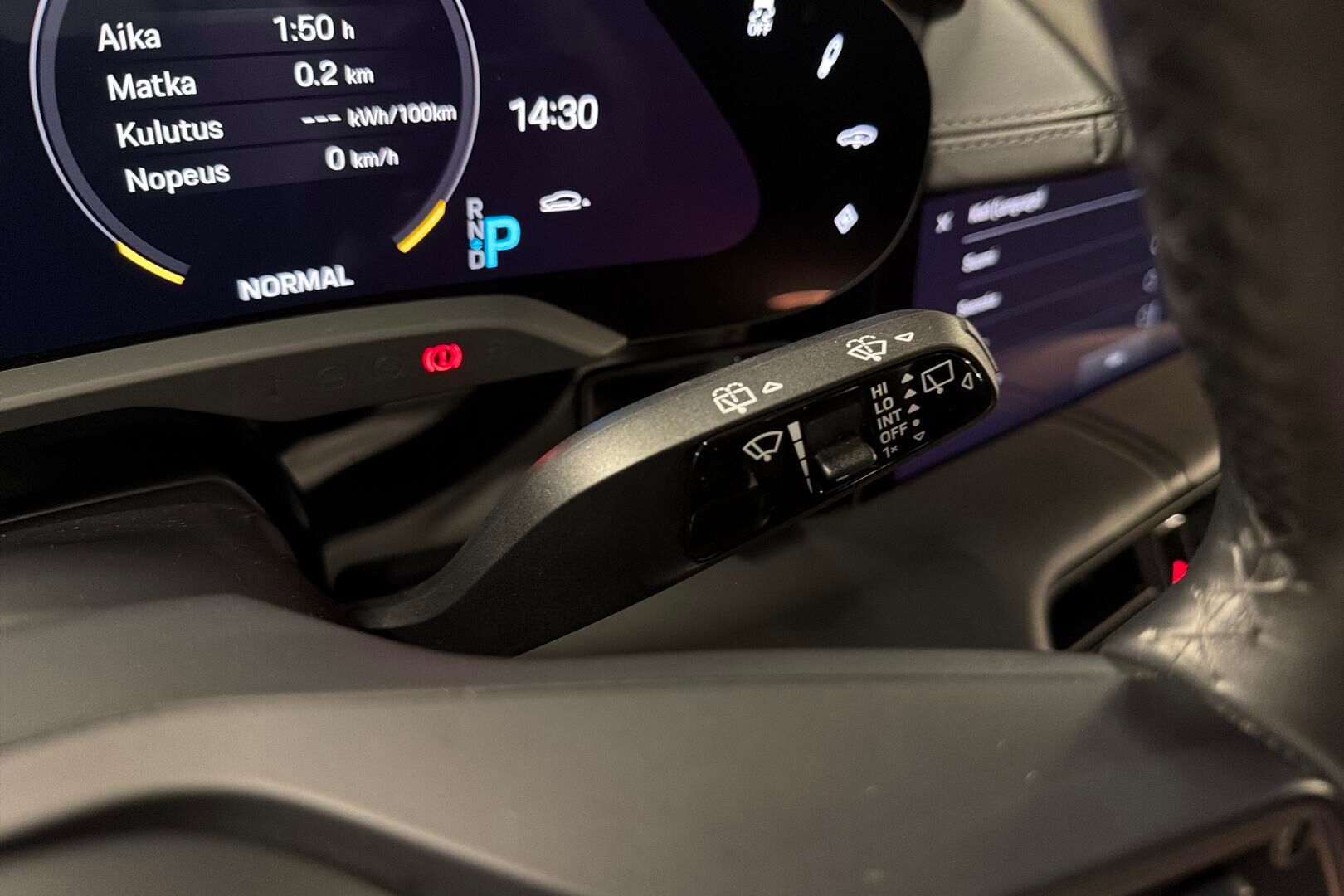 Porsche Taycan iso kuva 21