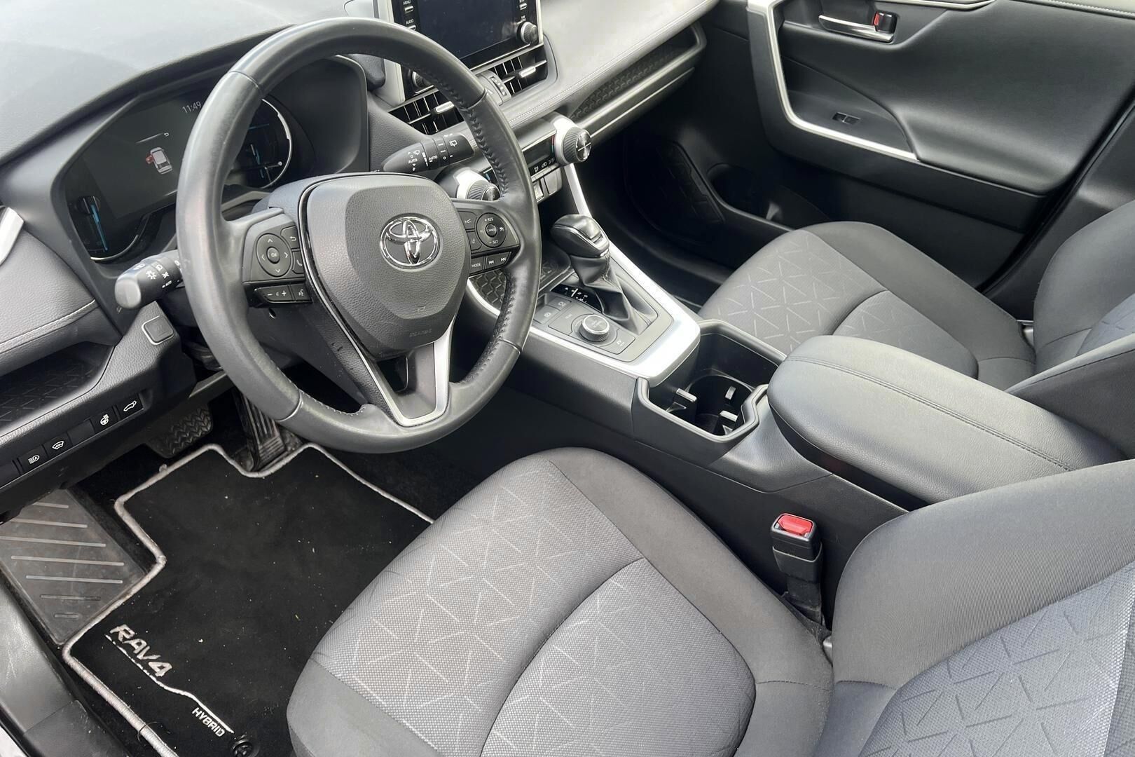 Toyota RAV4 iso kuva 2