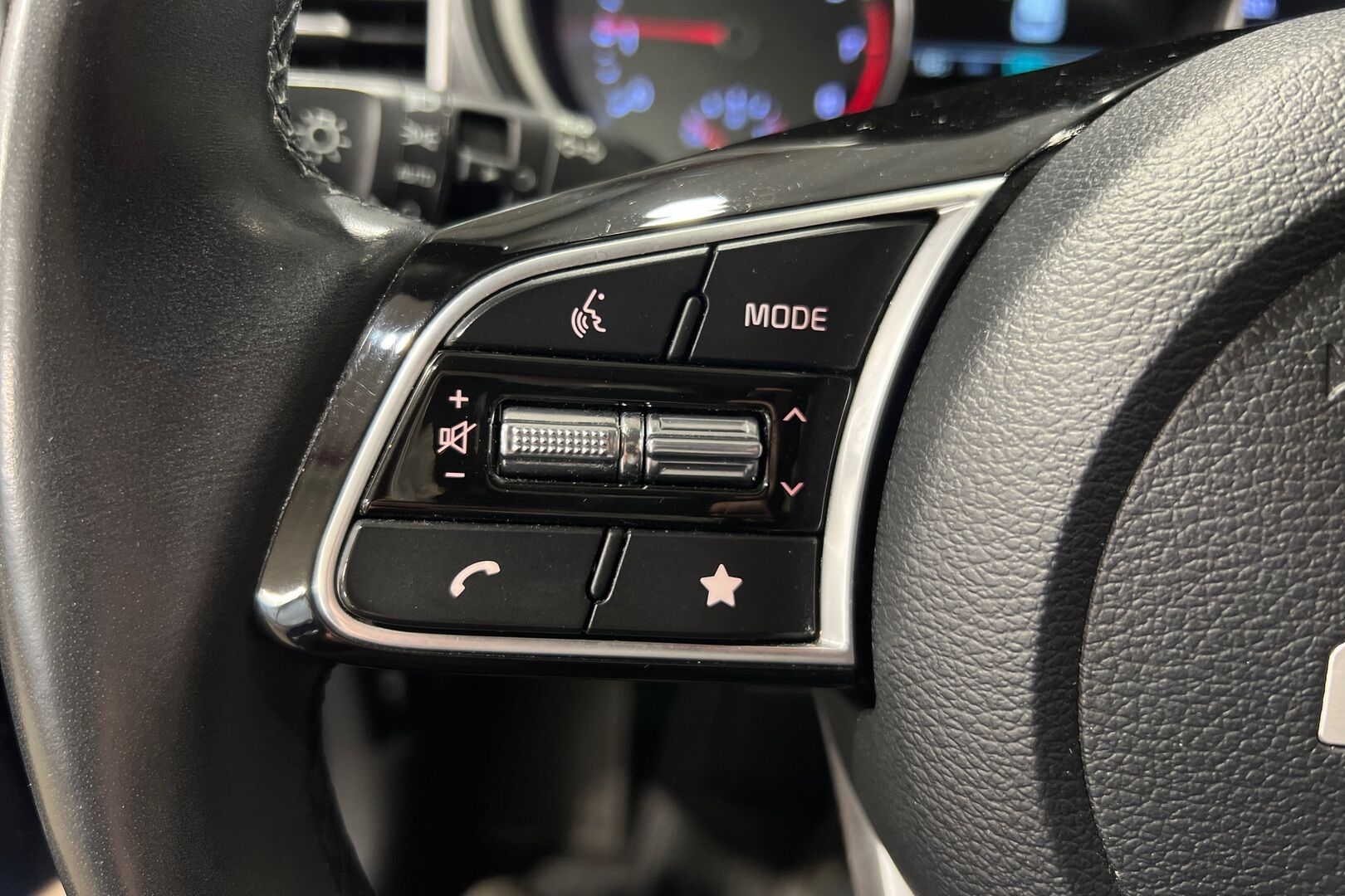 Kia Ceed iso kuva 11