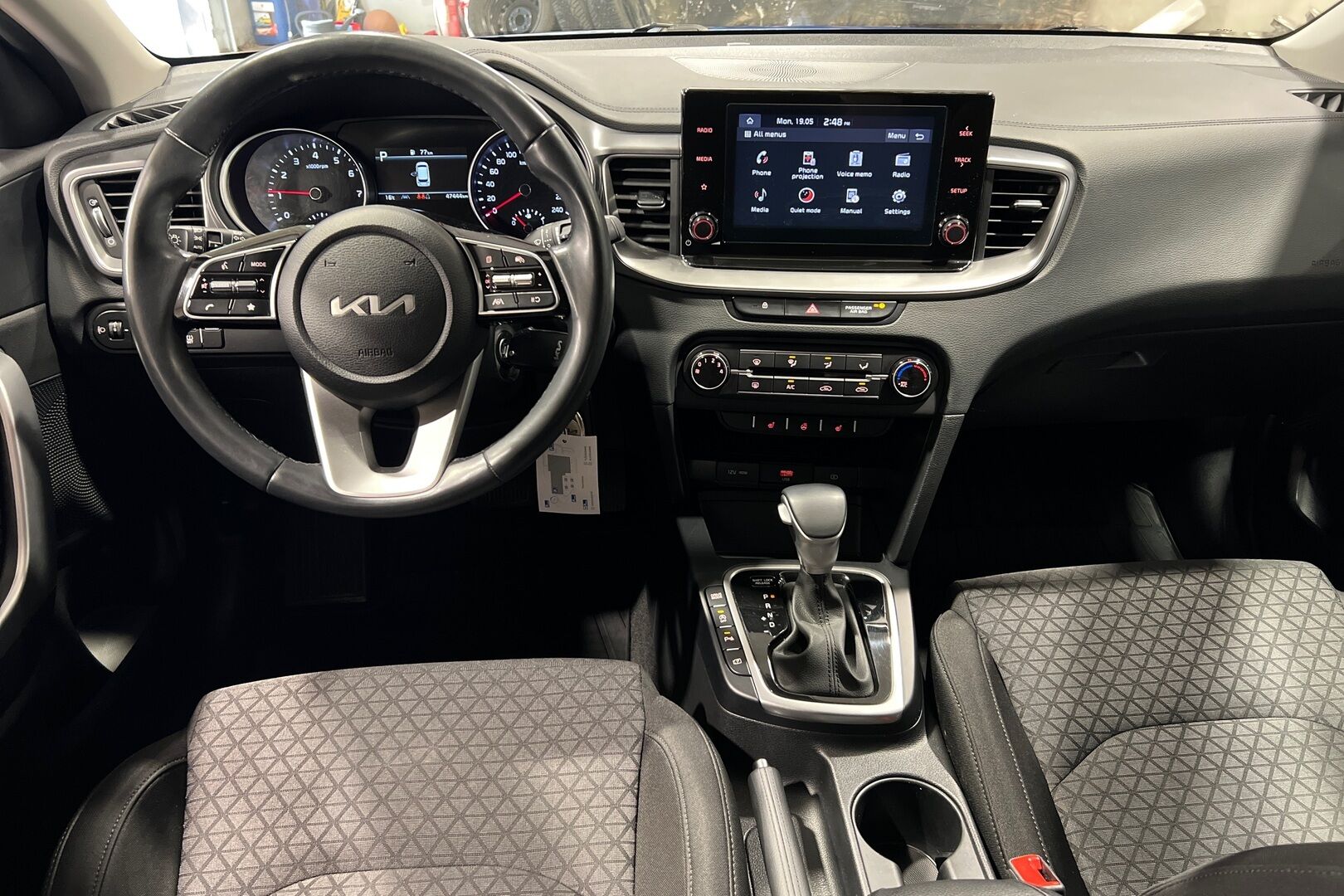 Kia Ceed iso kuva 6