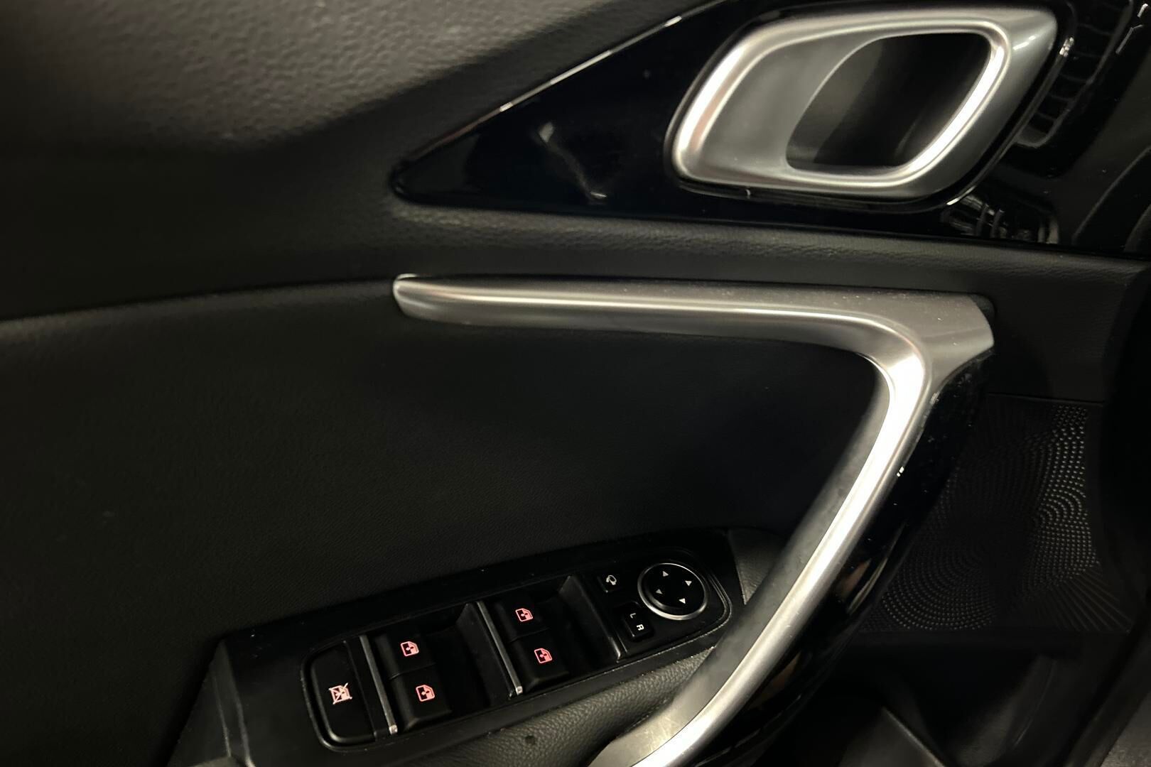 Kia Ceed iso kuva 23