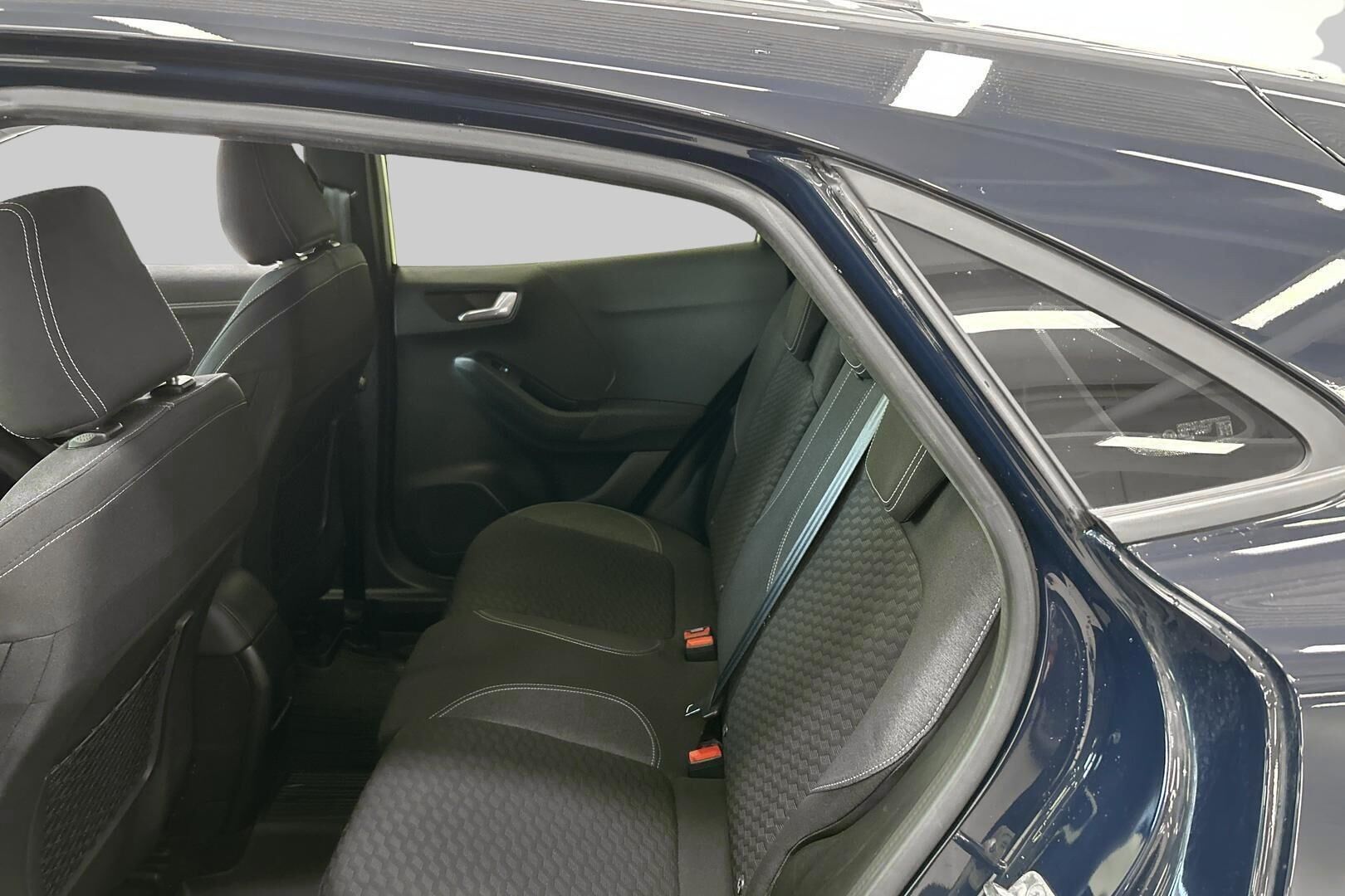 Ford Puma iso kuva 8