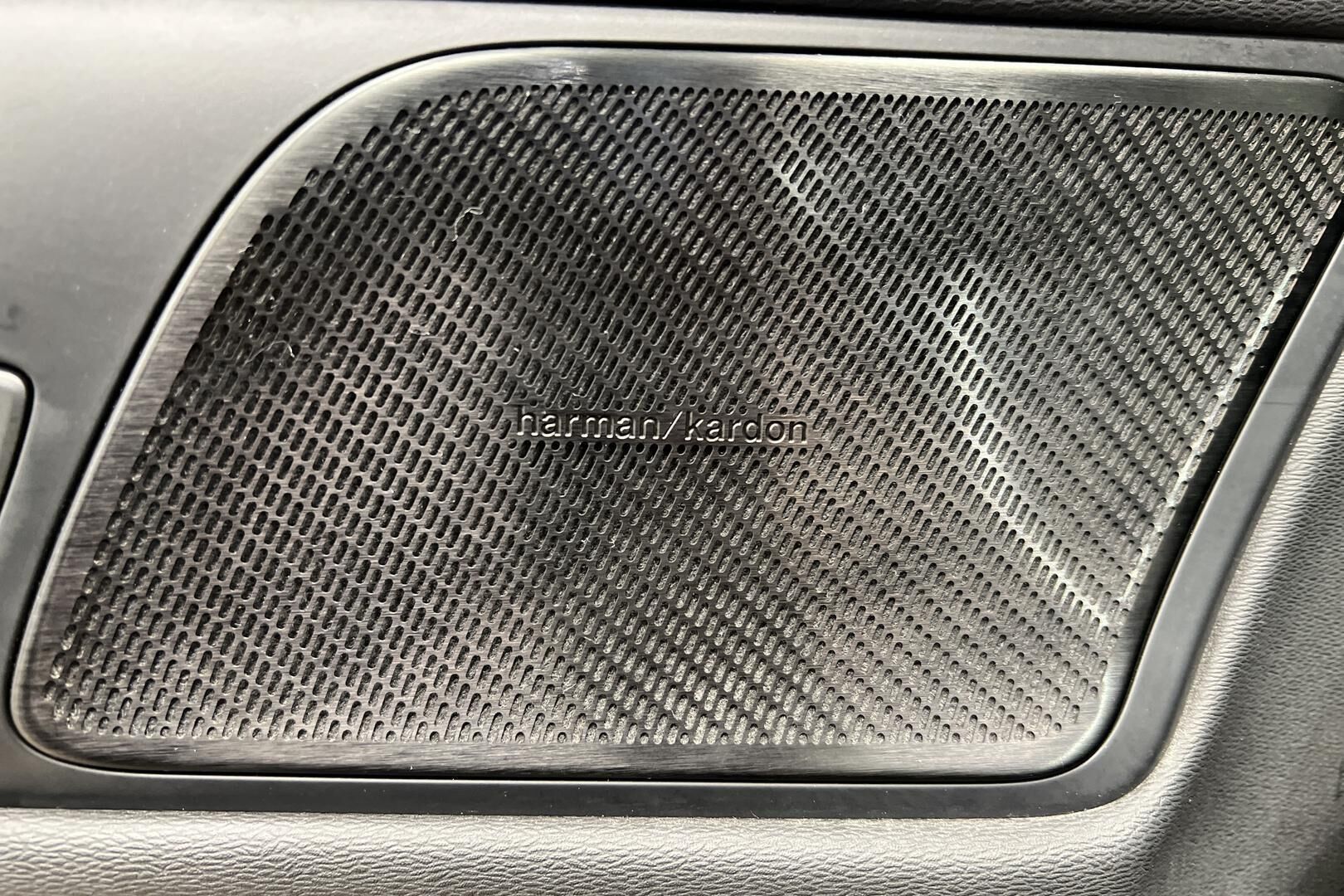 Volvo V60 iso kuva 26