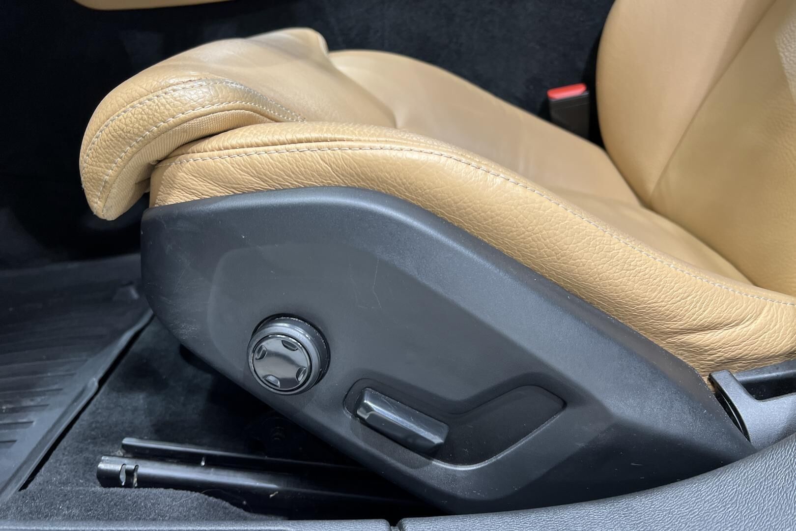 Volvo V60 iso kuva 27