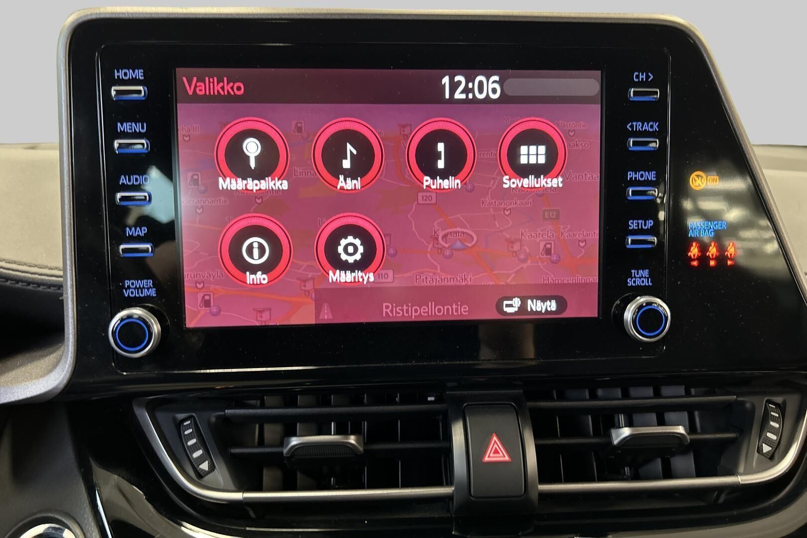 Toyota C-HR iso kuva 29