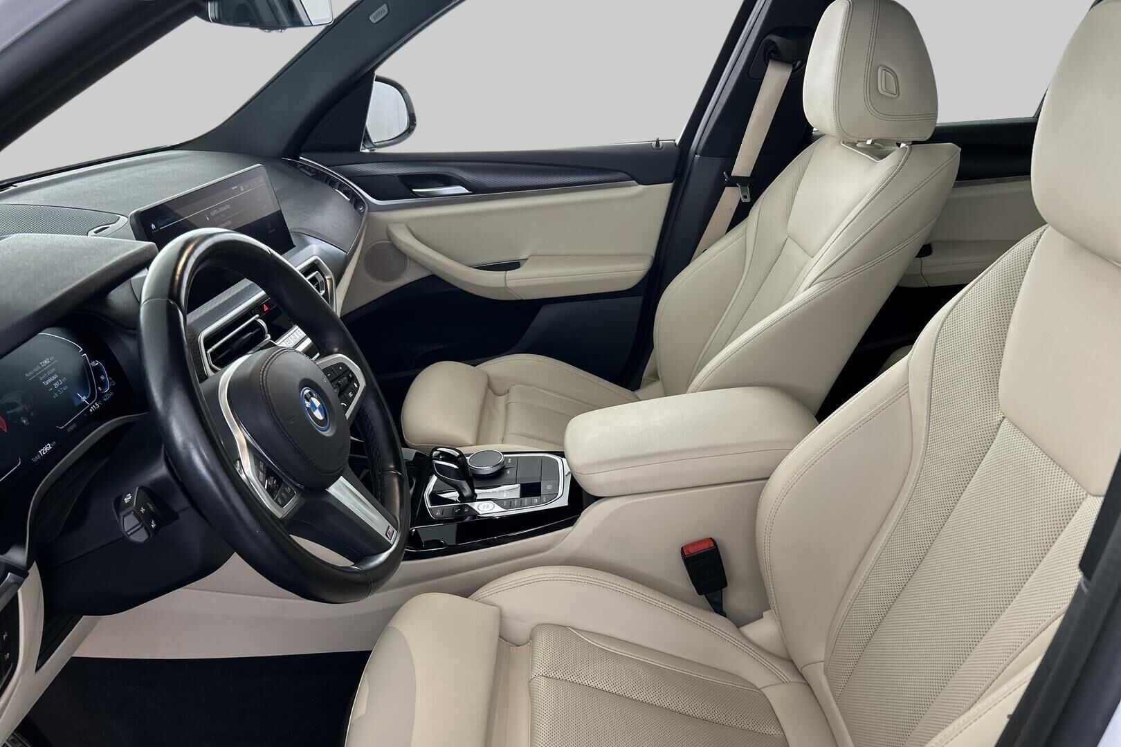 BMW X3 iso kuva 9