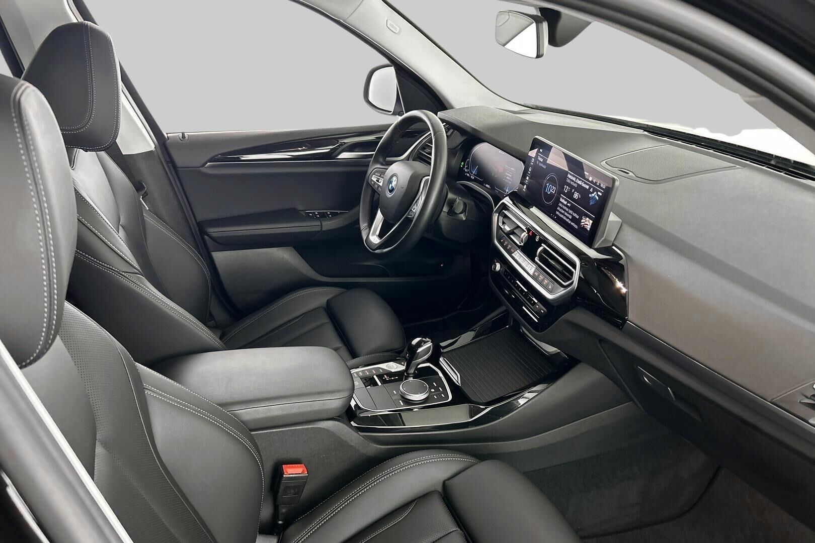 BMW X3 iso kuva 32