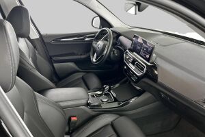 BMW X3 esikatselu 32