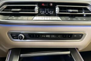 BMW X5 esikatselu 37