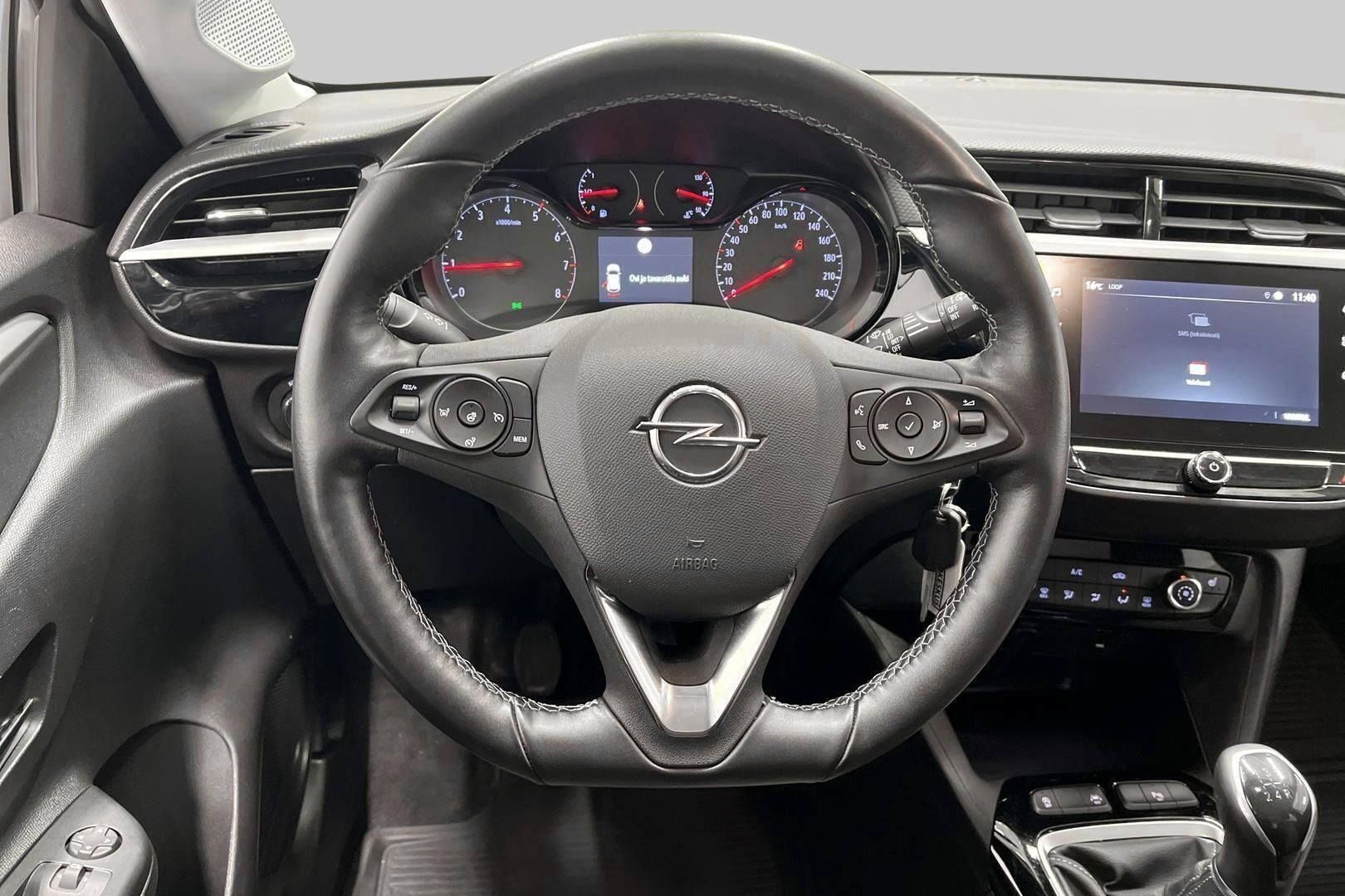 Opel Corsa iso kuva 29