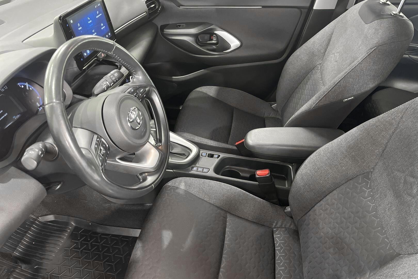 Toyota Yaris Cross iso kuva 13