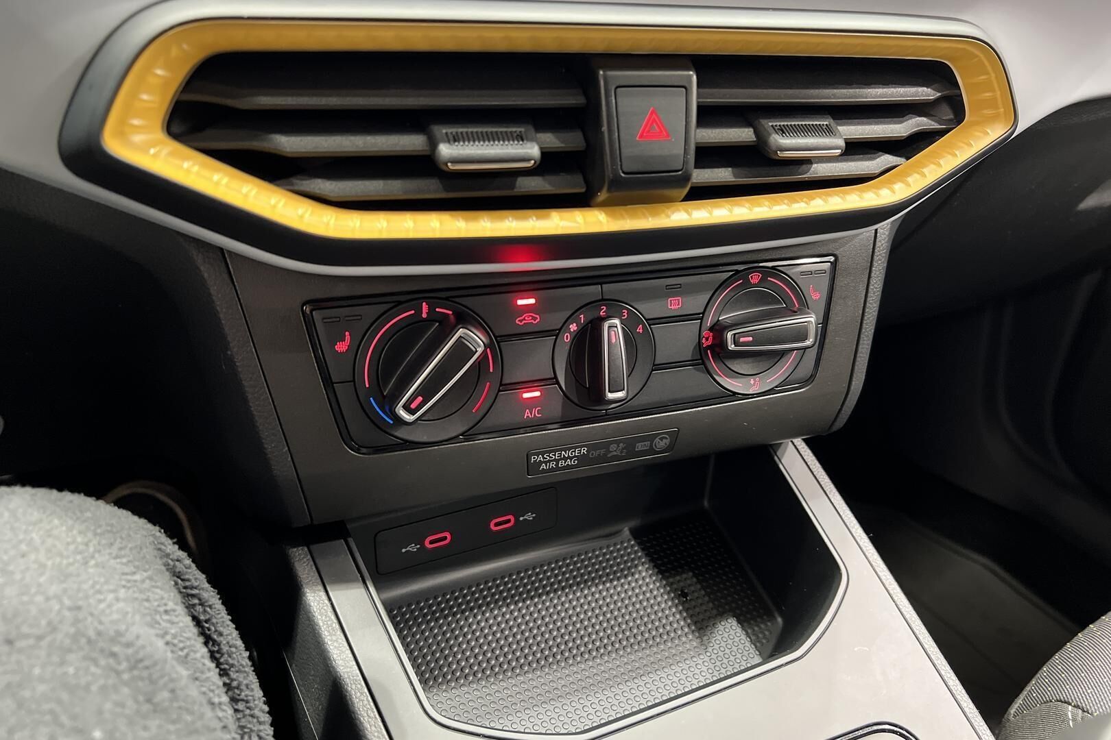 Seat Ibiza iso kuva 18