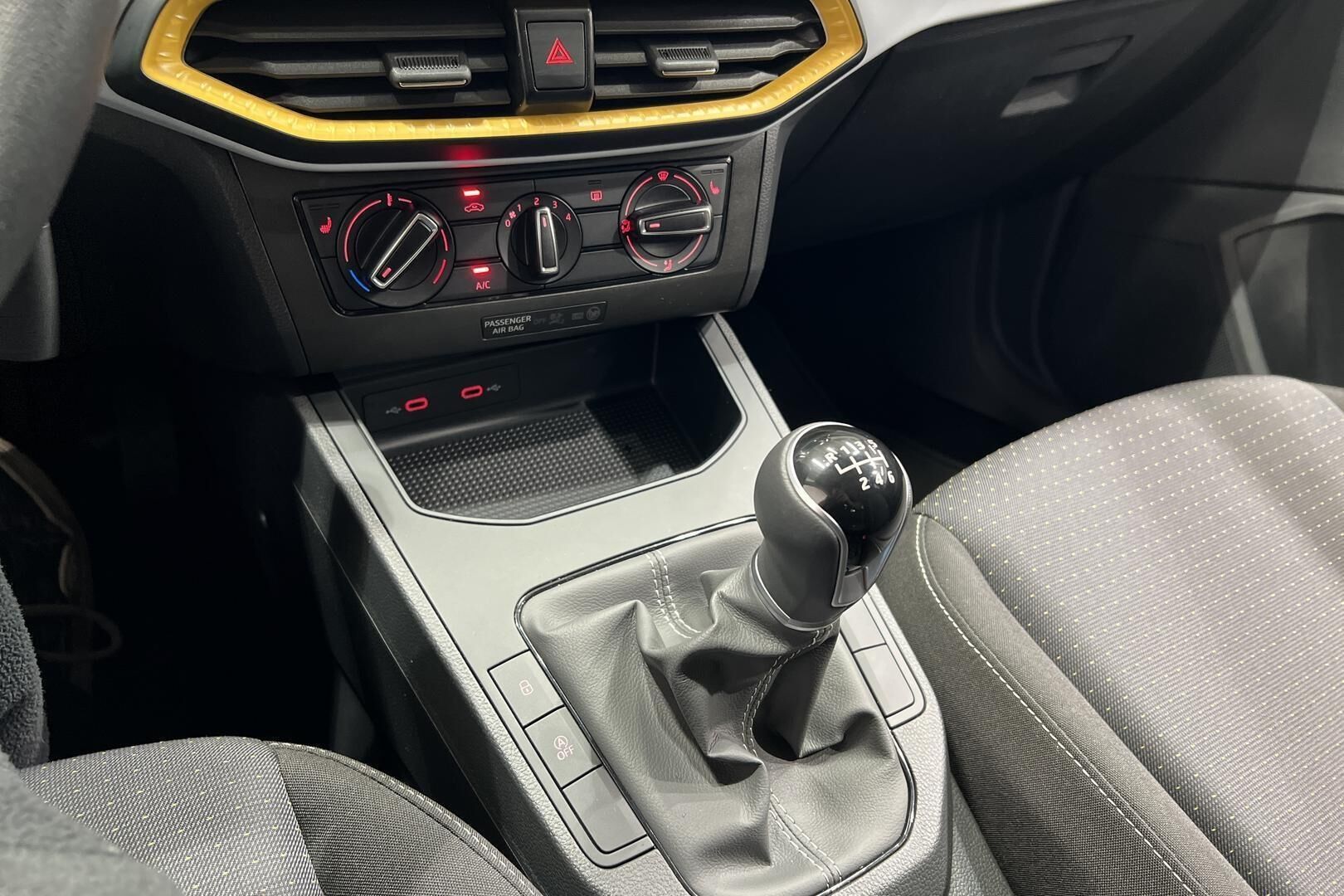 Seat Ibiza iso kuva 35