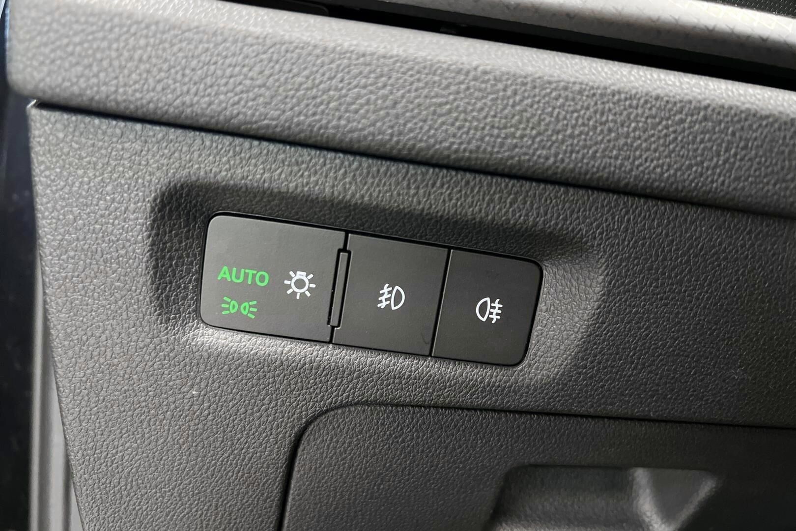 Skoda Octavia iso kuva 17