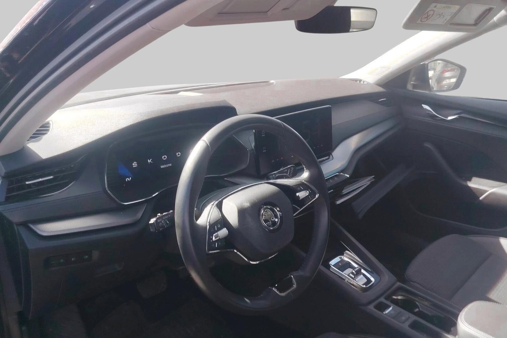 Skoda Octavia iso kuva 2