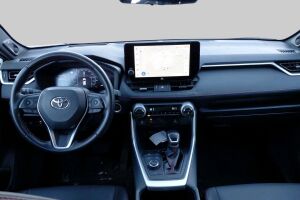 Toyota RAV4 Plug-in esikatselu 1