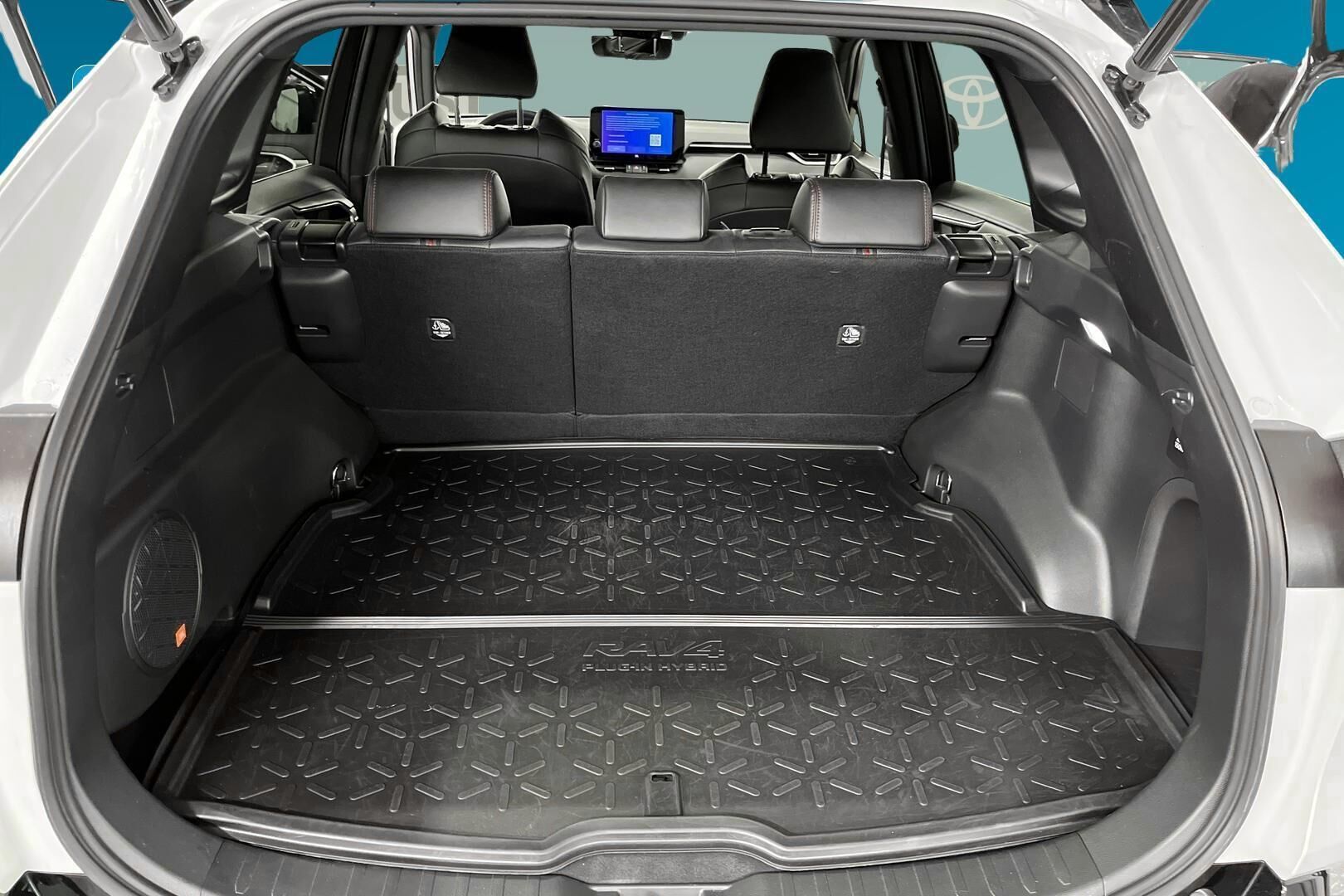 Toyota RAV4 Plug-in iso kuva 11