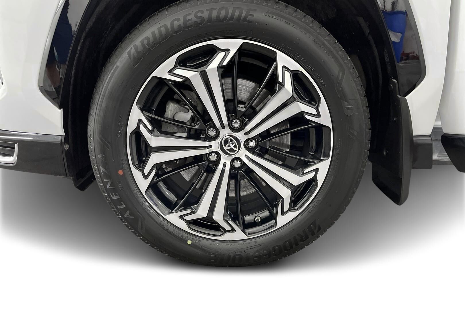 Toyota RAV4 Plug-in iso kuva 12