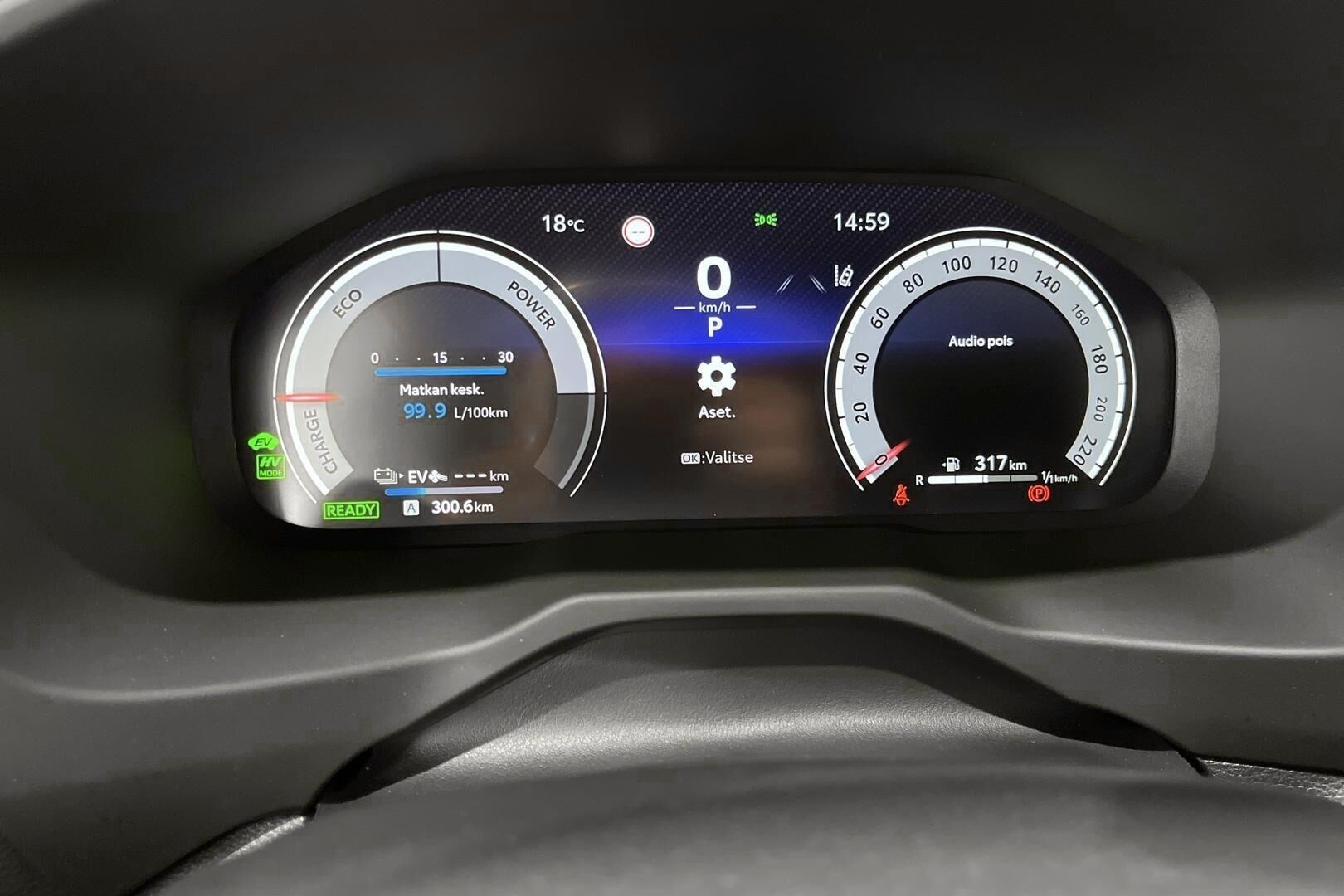 Toyota RAV4 Plug-in iso kuva 13
