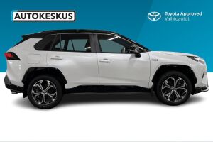 Toyota RAV4 Plug-in esikatselu 3