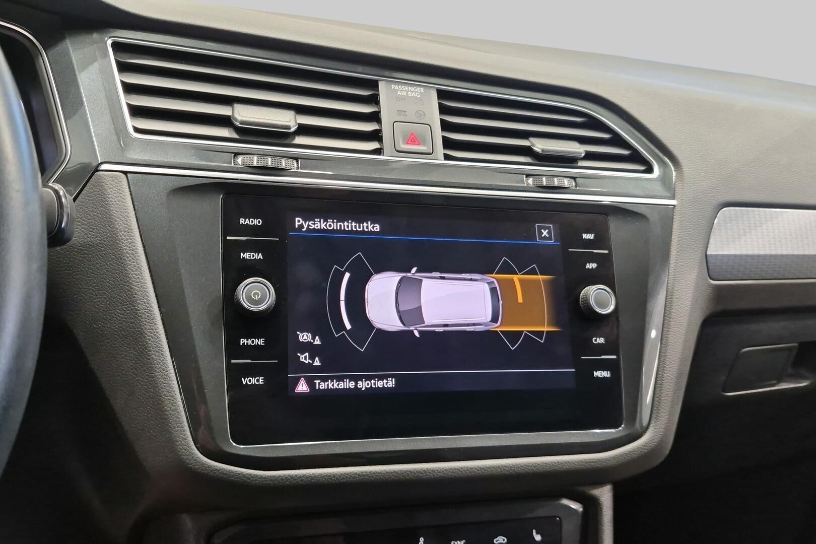 Volkswagen Tiguan iso kuva 15