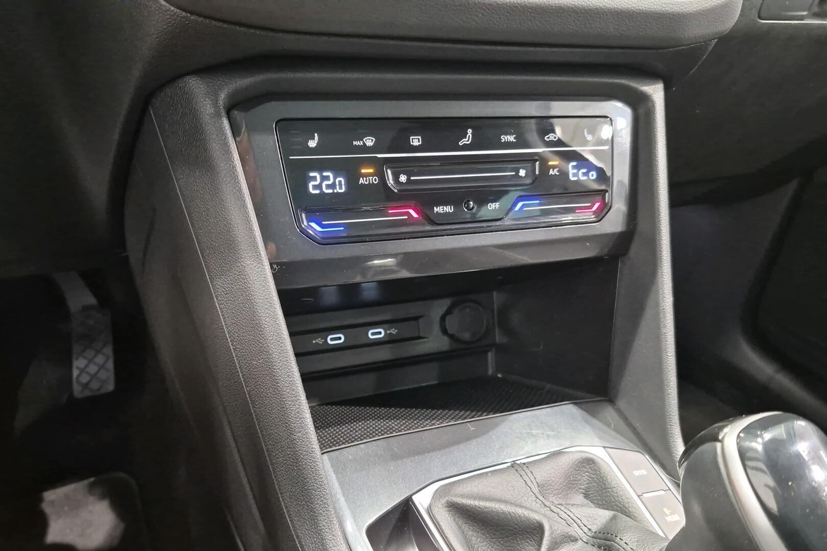 Volkswagen Tiguan iso kuva 23