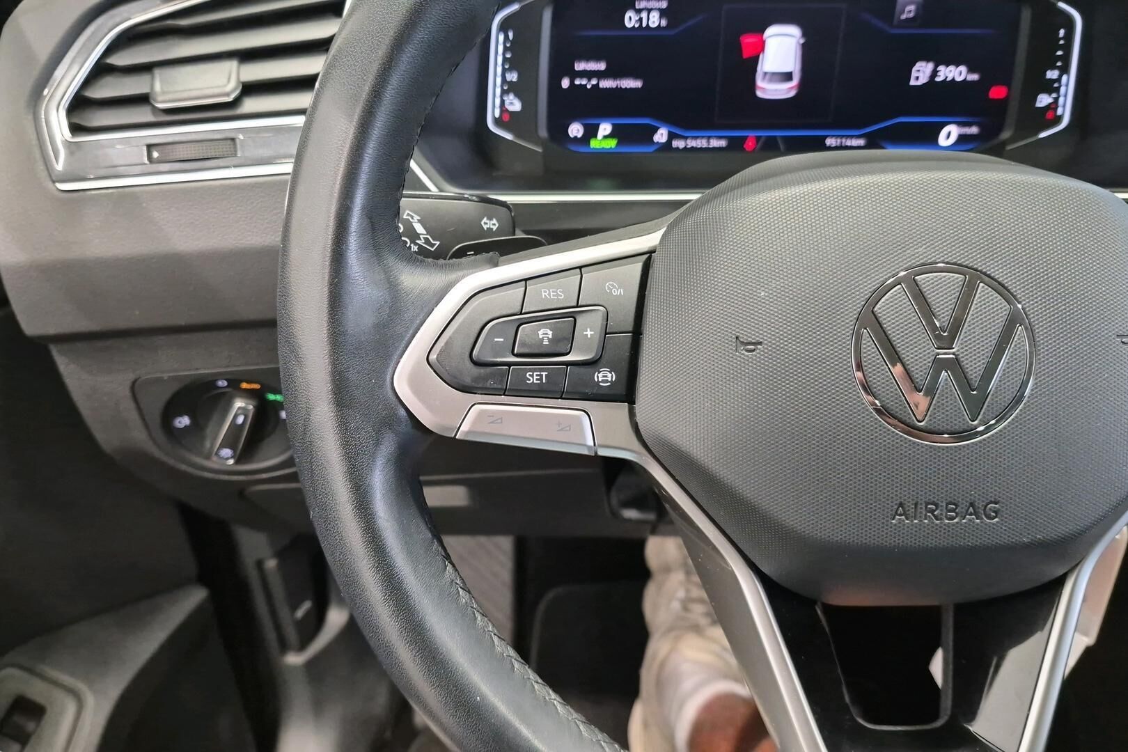 Volkswagen Tiguan iso kuva 27