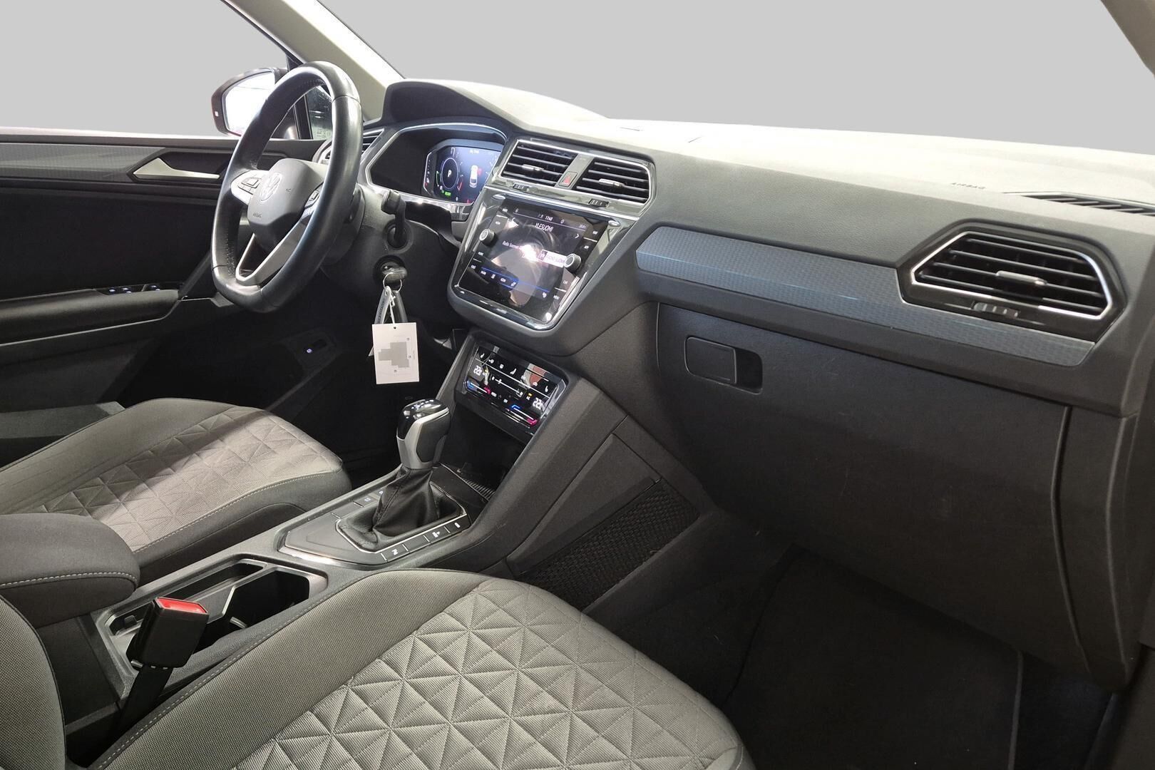 Volkswagen Tiguan iso kuva 5