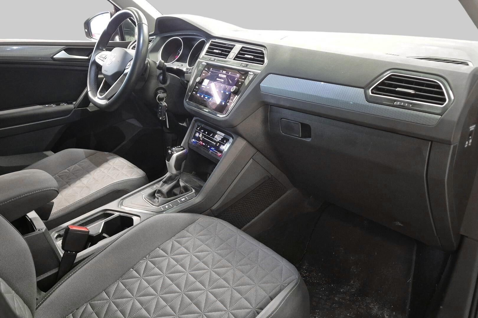 Volkswagen Tiguan iso kuva 7